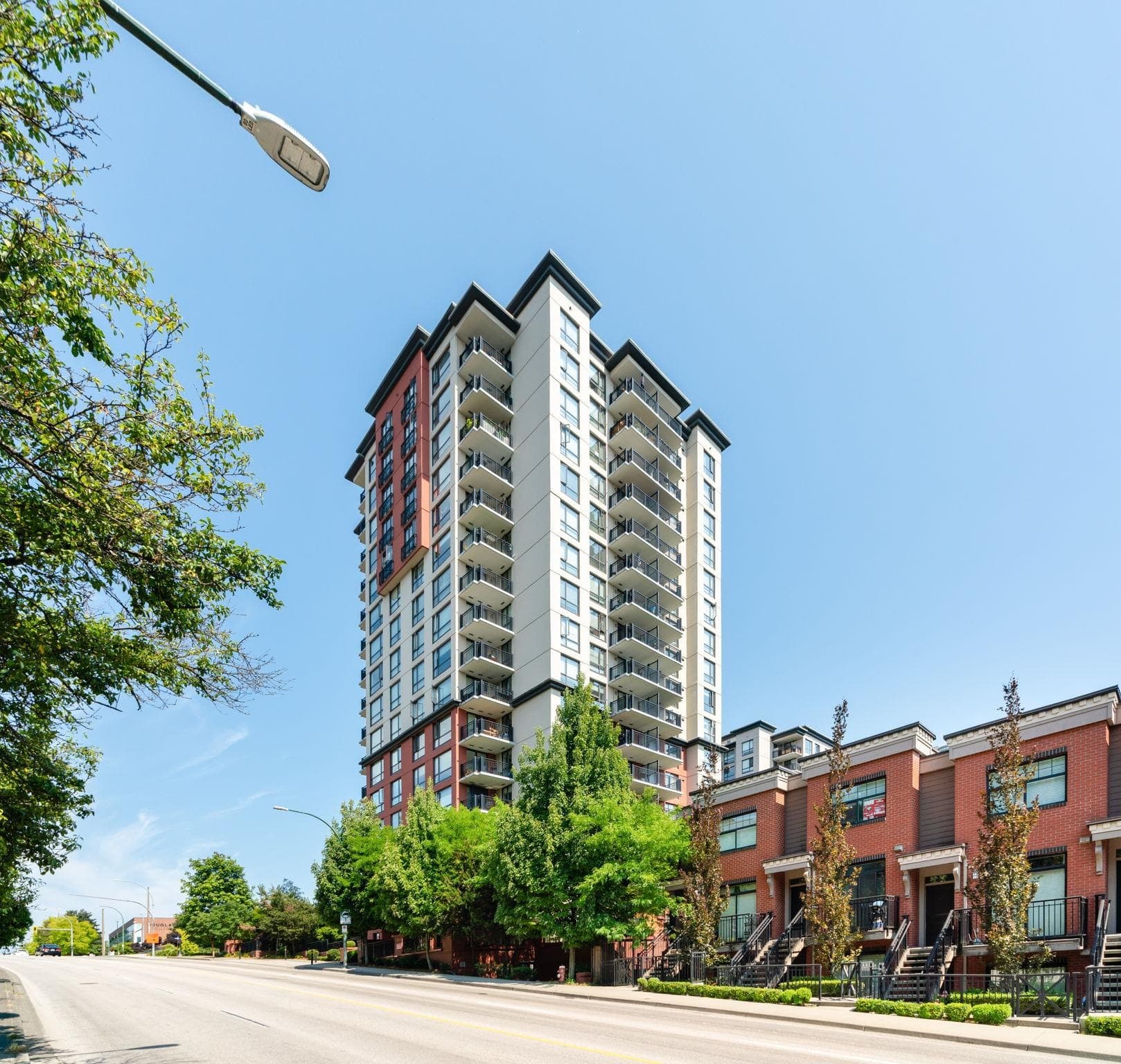 502 - 814 Royal Avenue, New Westminster, V3M 1J9 — photo 2
