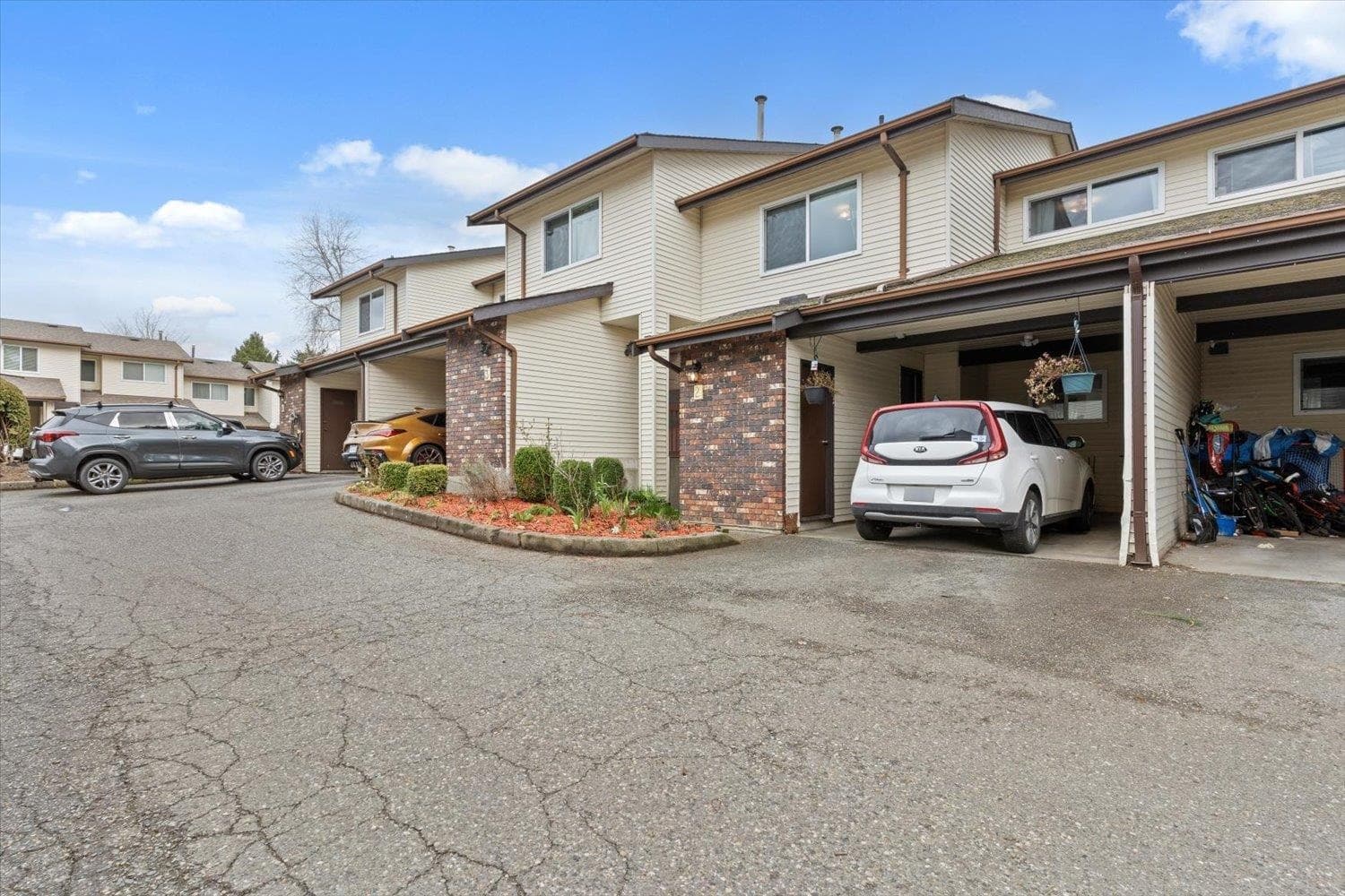 2 - 33951 Marshall Road, Abbotsford, V2S 1L6 — photo 2