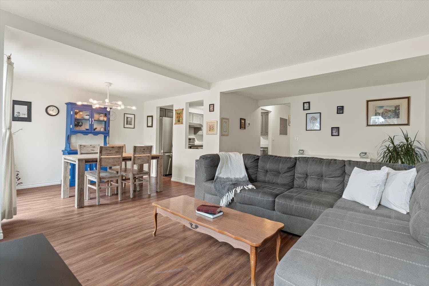 2 - 33951 Marshall Road, Abbotsford, V2S 1L6 — photo 1