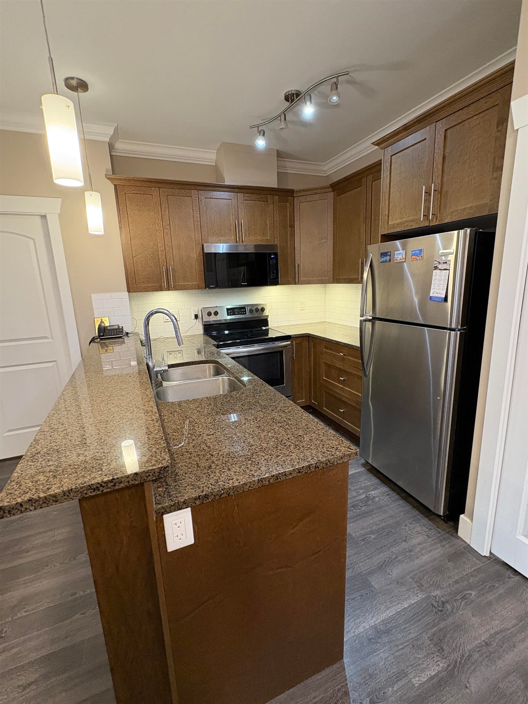 409 - 8183 121a Street, Surrey, V3W 1S7 — photo 3