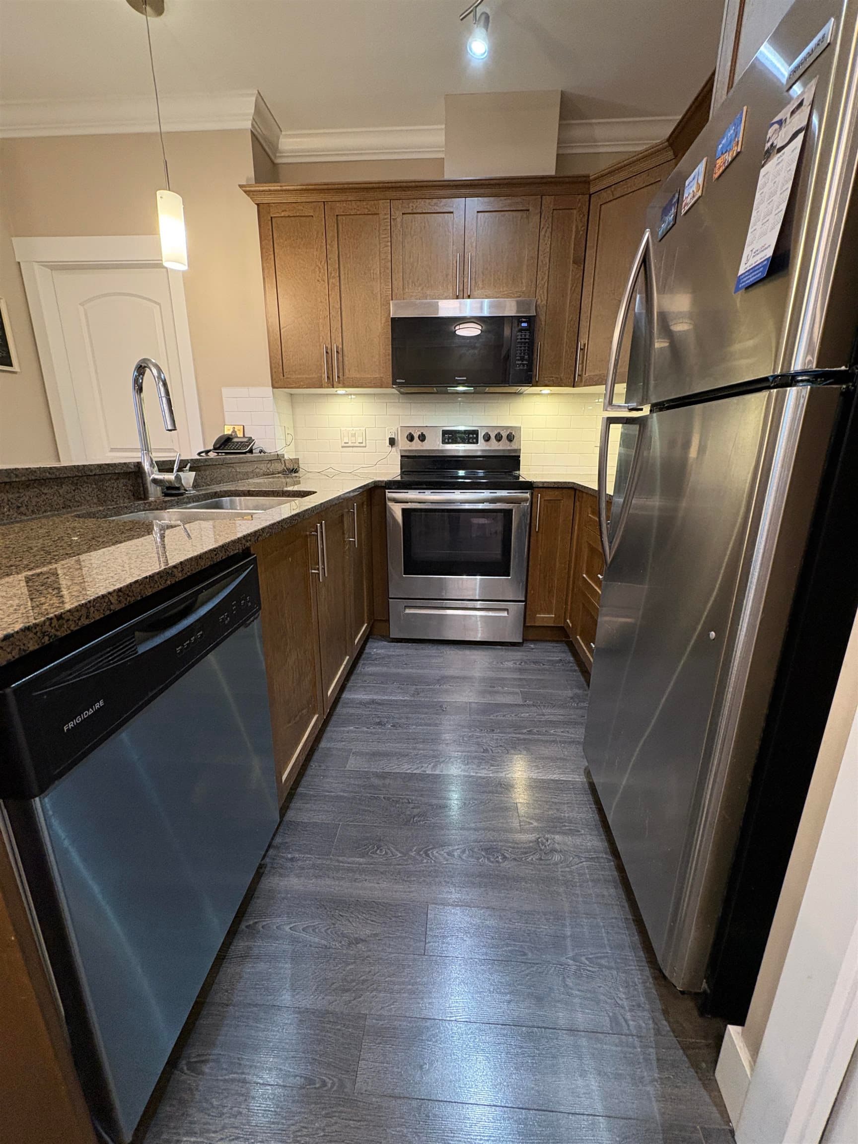409 - 8183 121a Street, Surrey, V3W 1S7 — photo 4