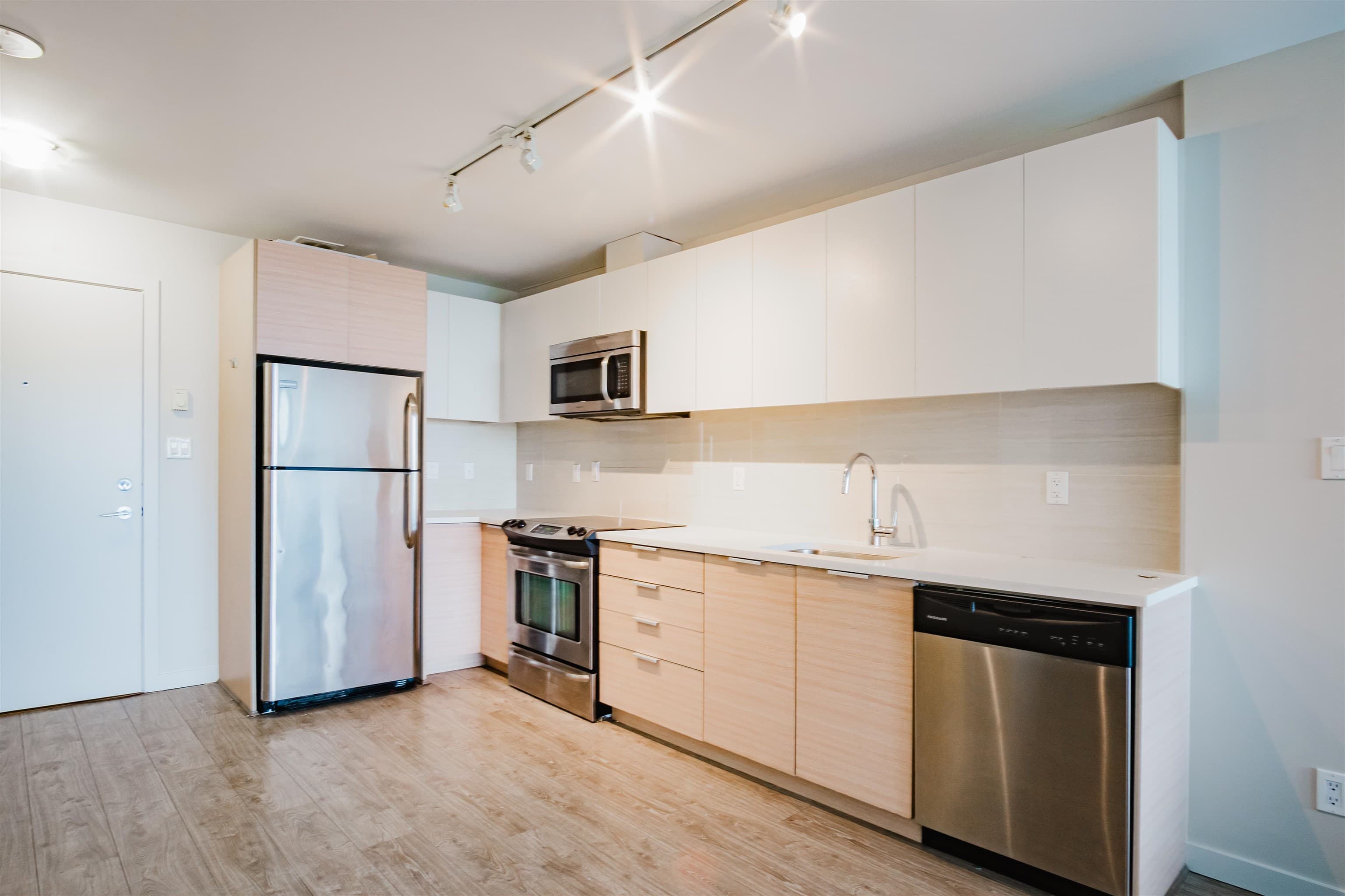 2102 - 13303 Central Avenue, Surrey, V3T 0K6 — photo 4