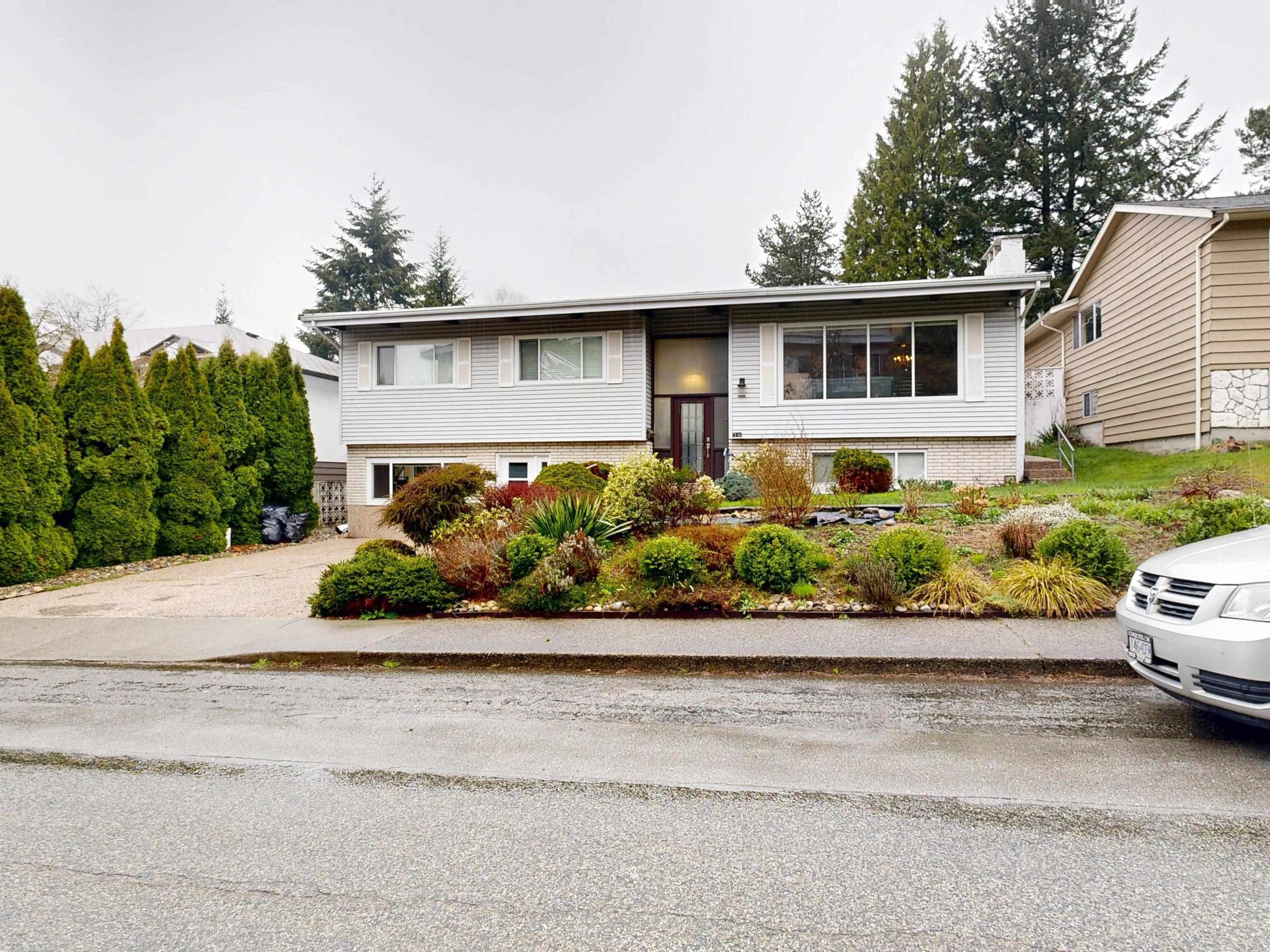 39 Mott Crescent, New Westminster, V3L 4L8 — photo 3