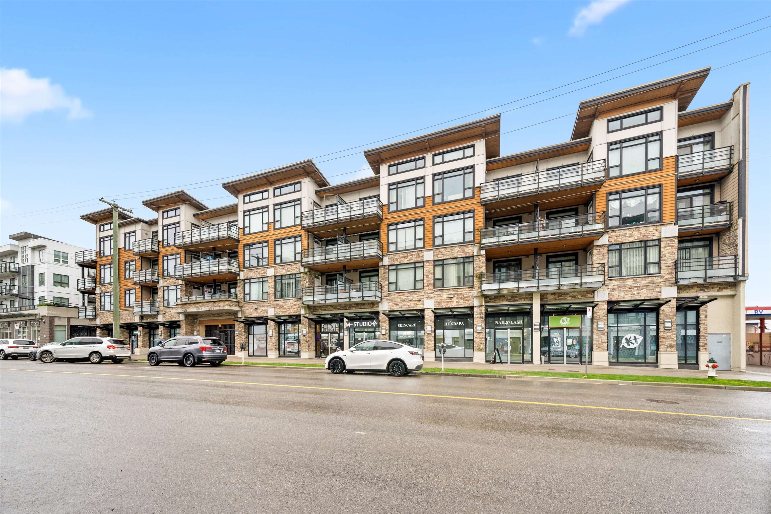 402 - 6888 Royal Oak Avenue, Burnaby, V5J 4J2 — photo 1