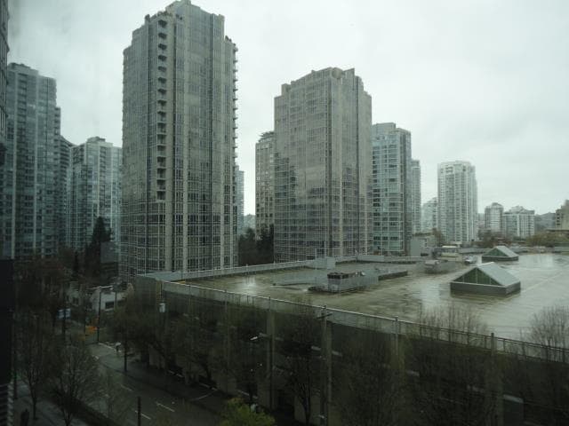 402 - 888 Hamilton Street, Vancouver, V6B 5W4 — photo 2