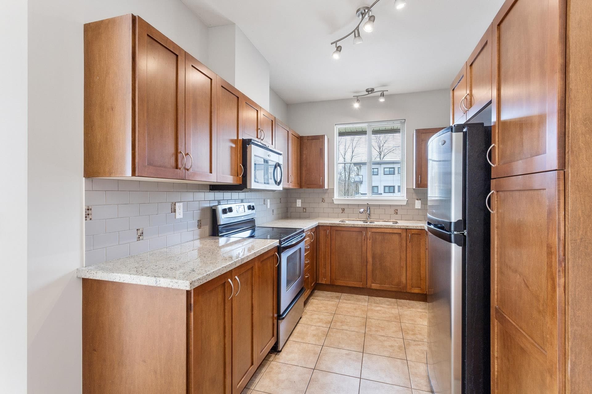 406 - 2336 Whyte Avenue, Port Coquitlam, V3C 0A7 — photo 5