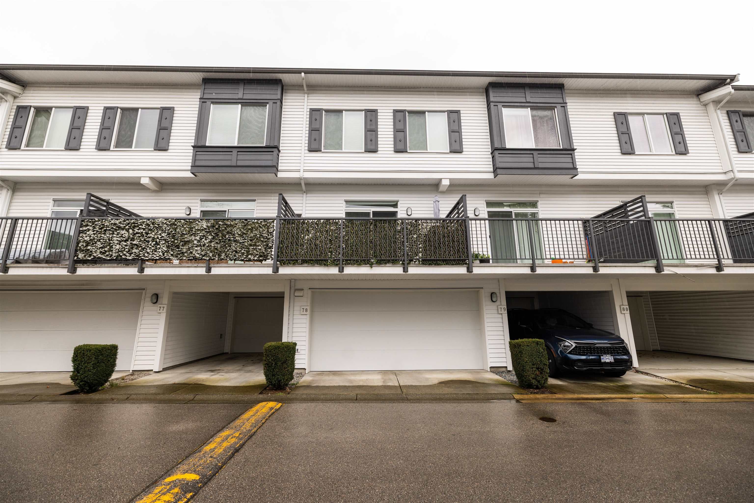 78 - 15340 Guildford Drive, Surrey, V3R 0C9 — photo 2
