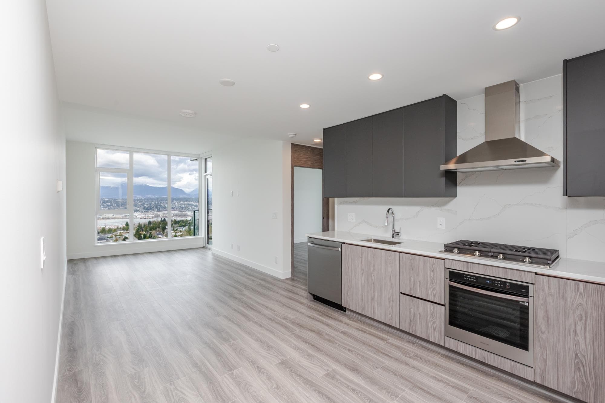 2702 - 10750 135a Street, Surrey, V3T 0V4 — photo 4