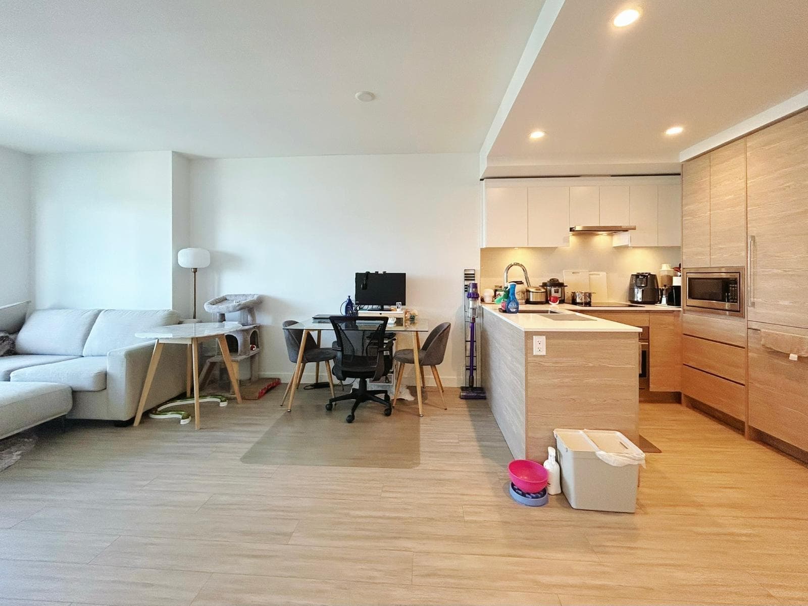 2105 - 13655 Fraser Highway, Surrey, V3T 0P8 — photo 3