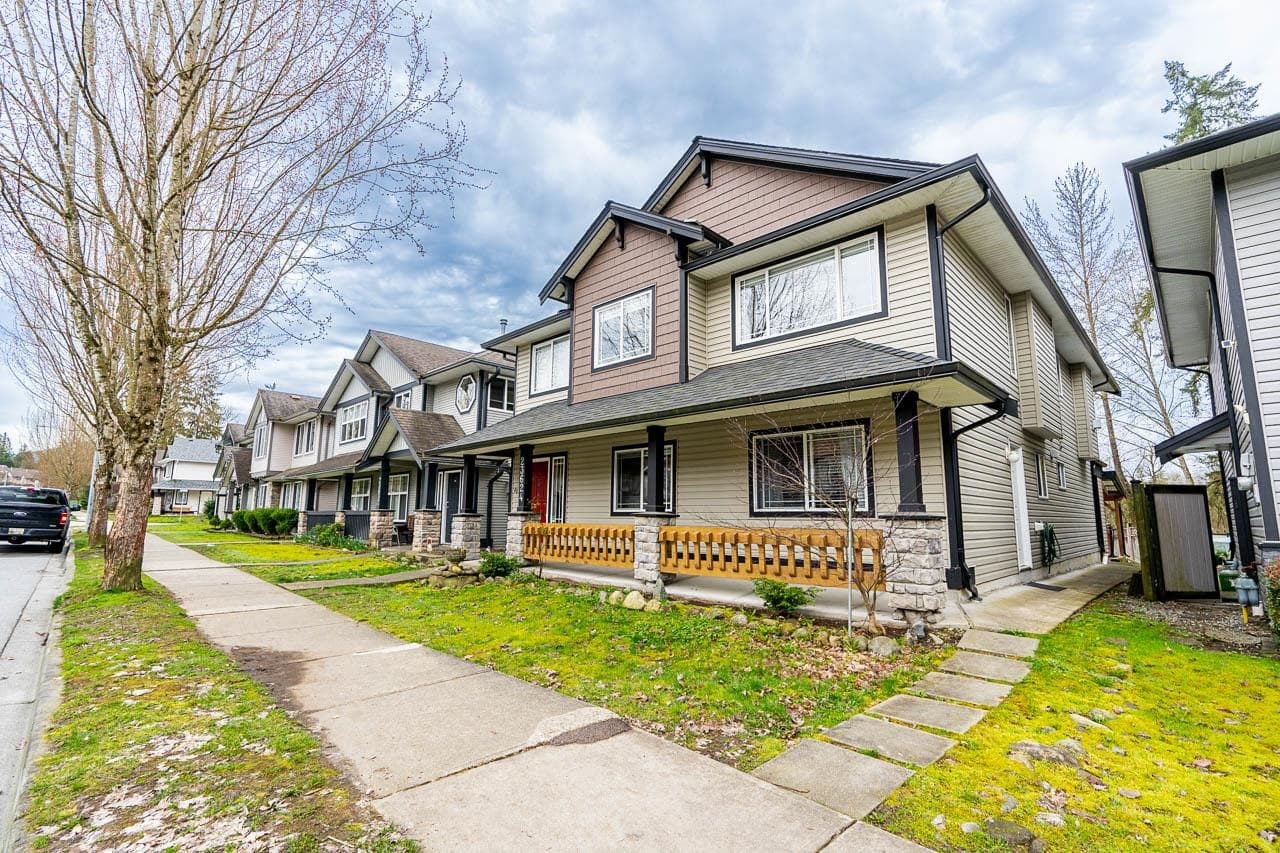 23624 Kanaka Way, Maple Ridge, V2W 2A1 — photo 2