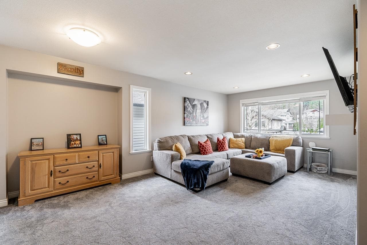 23624 Kanaka Way, Maple Ridge, V2W 2A1 — photo 5