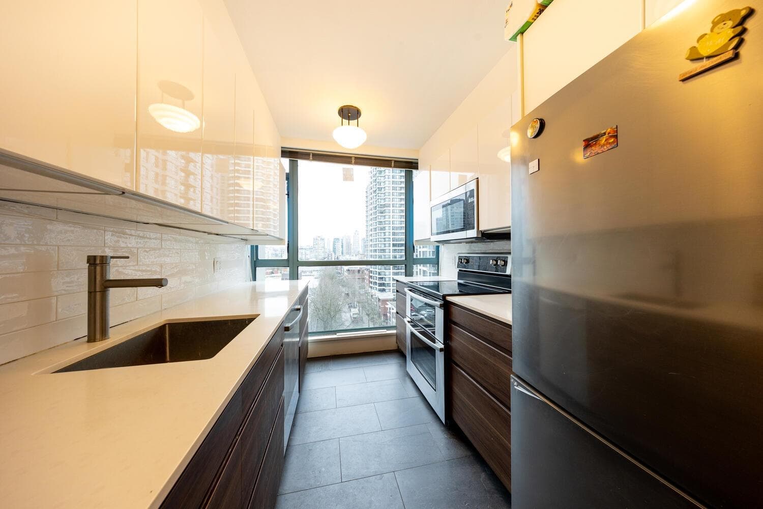 703 - 888 Hamilton Street, Vancouver, V6B 5W4 — photo 3