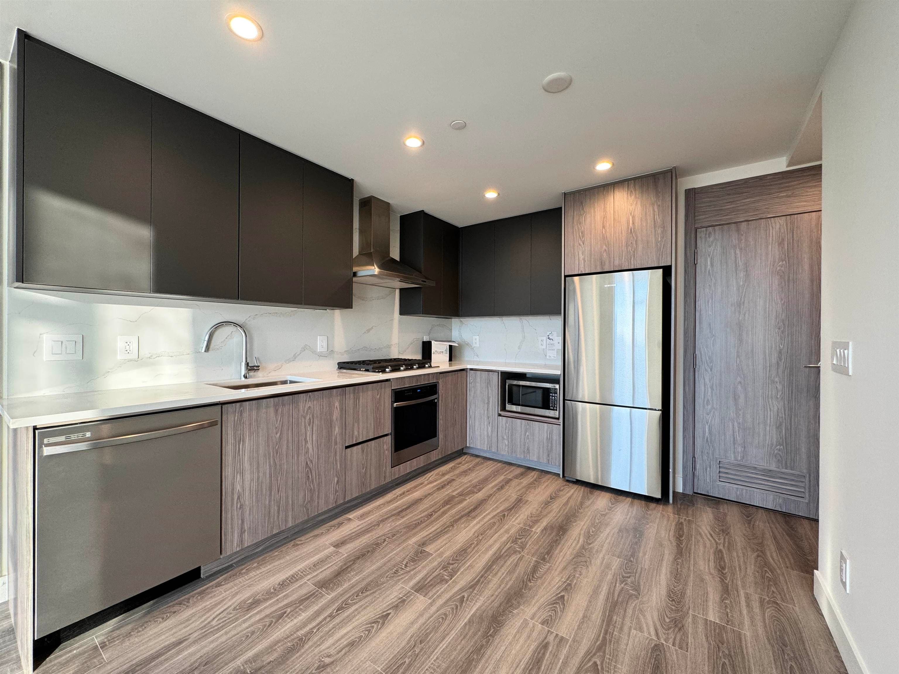 3406 - 10750 135a Street, Surrey, V3T 2X6 — photo 4