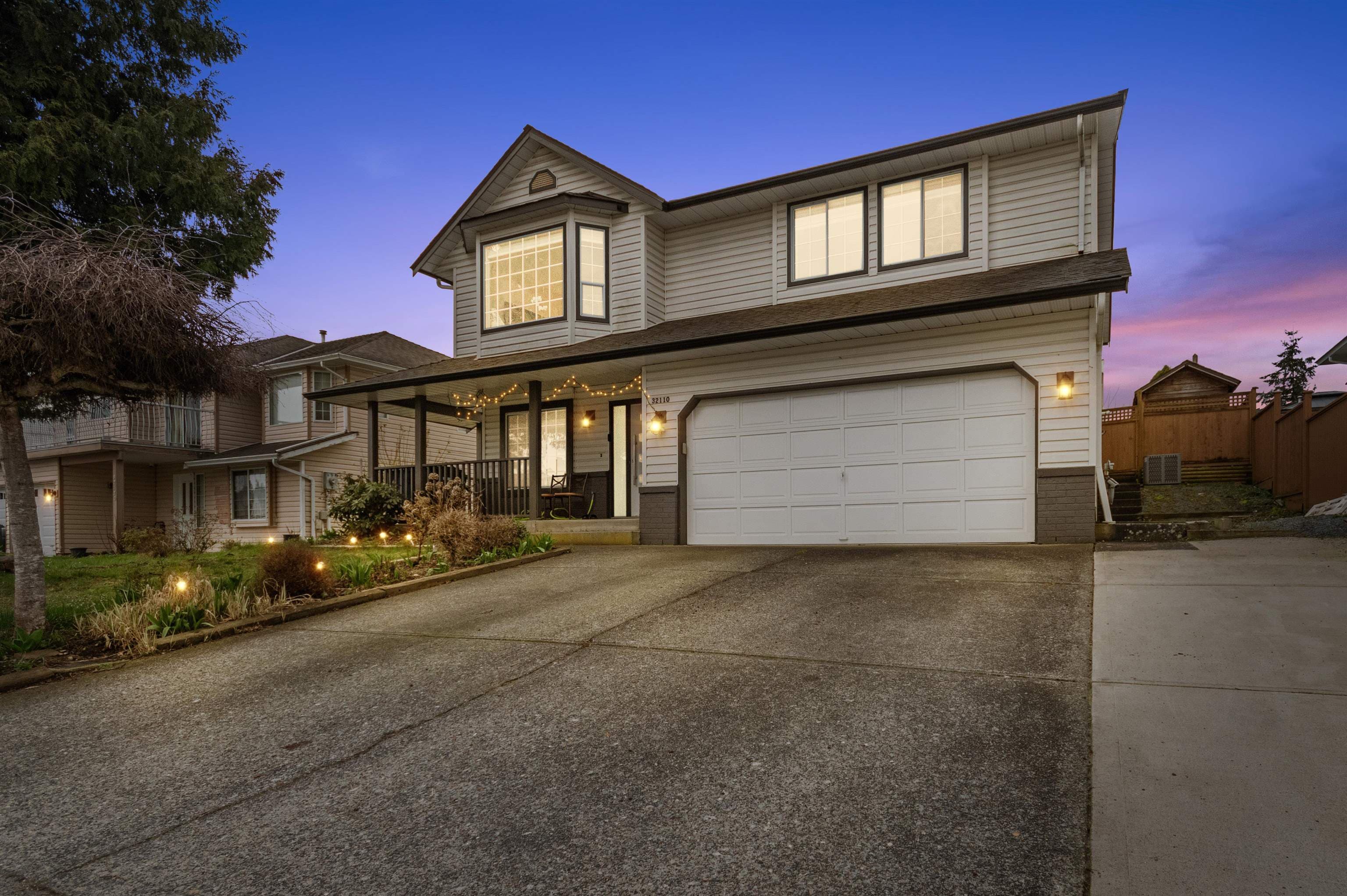 32110 Rogers Avenue, Abbotsford, V2T 5B7 — photo 2