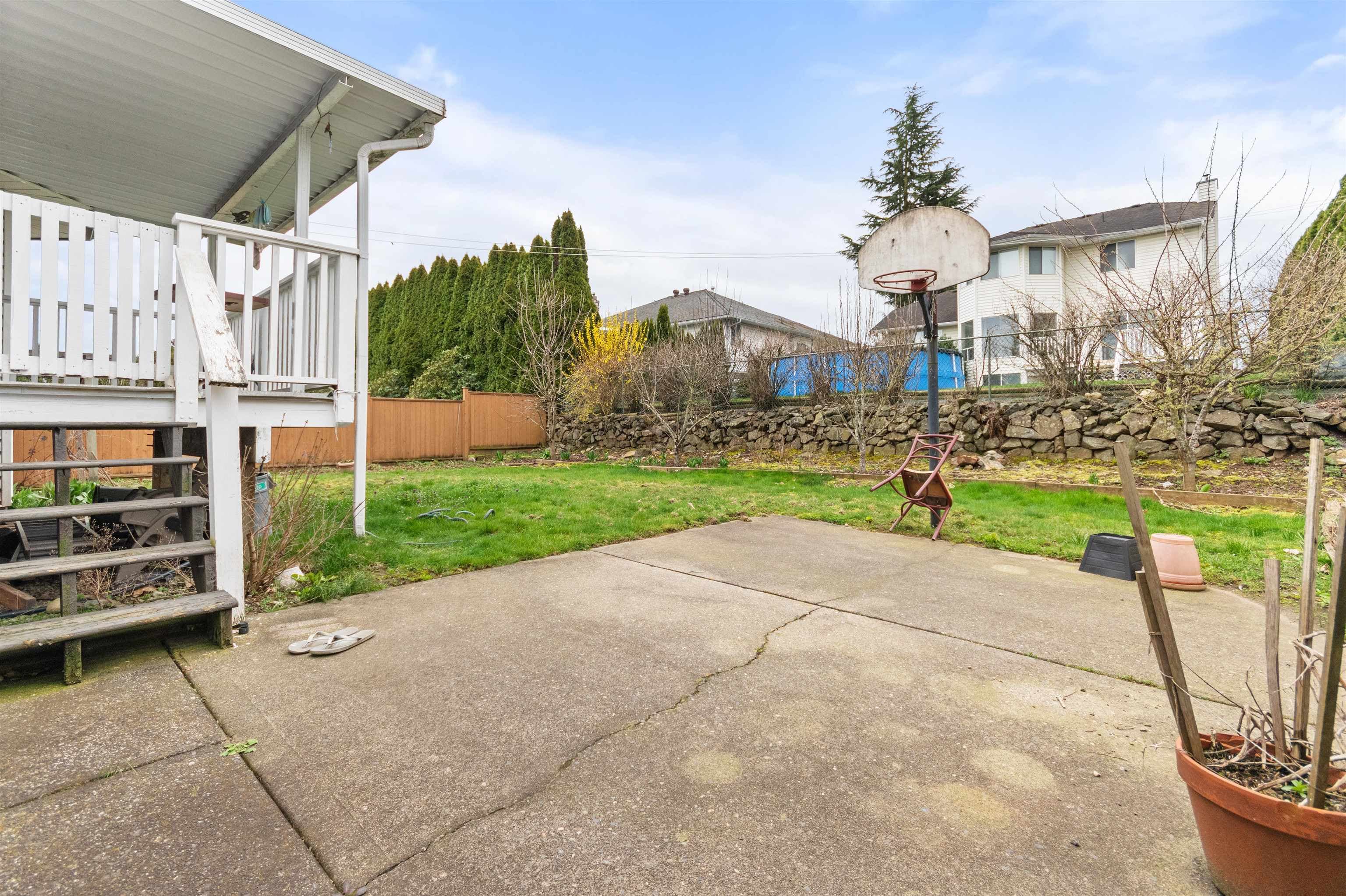 32110 Rogers Avenue, Abbotsford, V2T 5B7 — photo 3