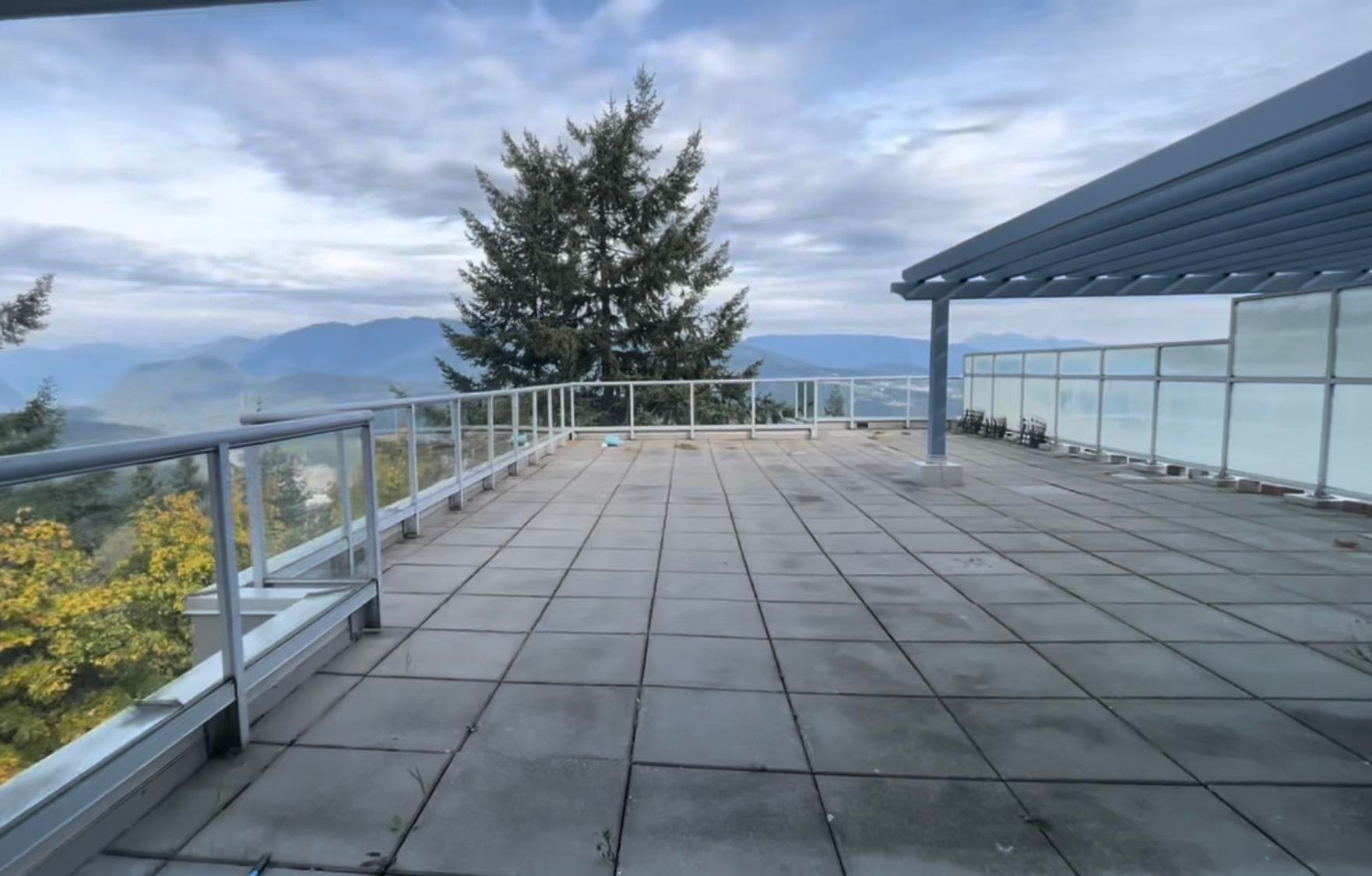 803 - 9262 University Crescent, Burnaby, V5A 0A4 — photo 1