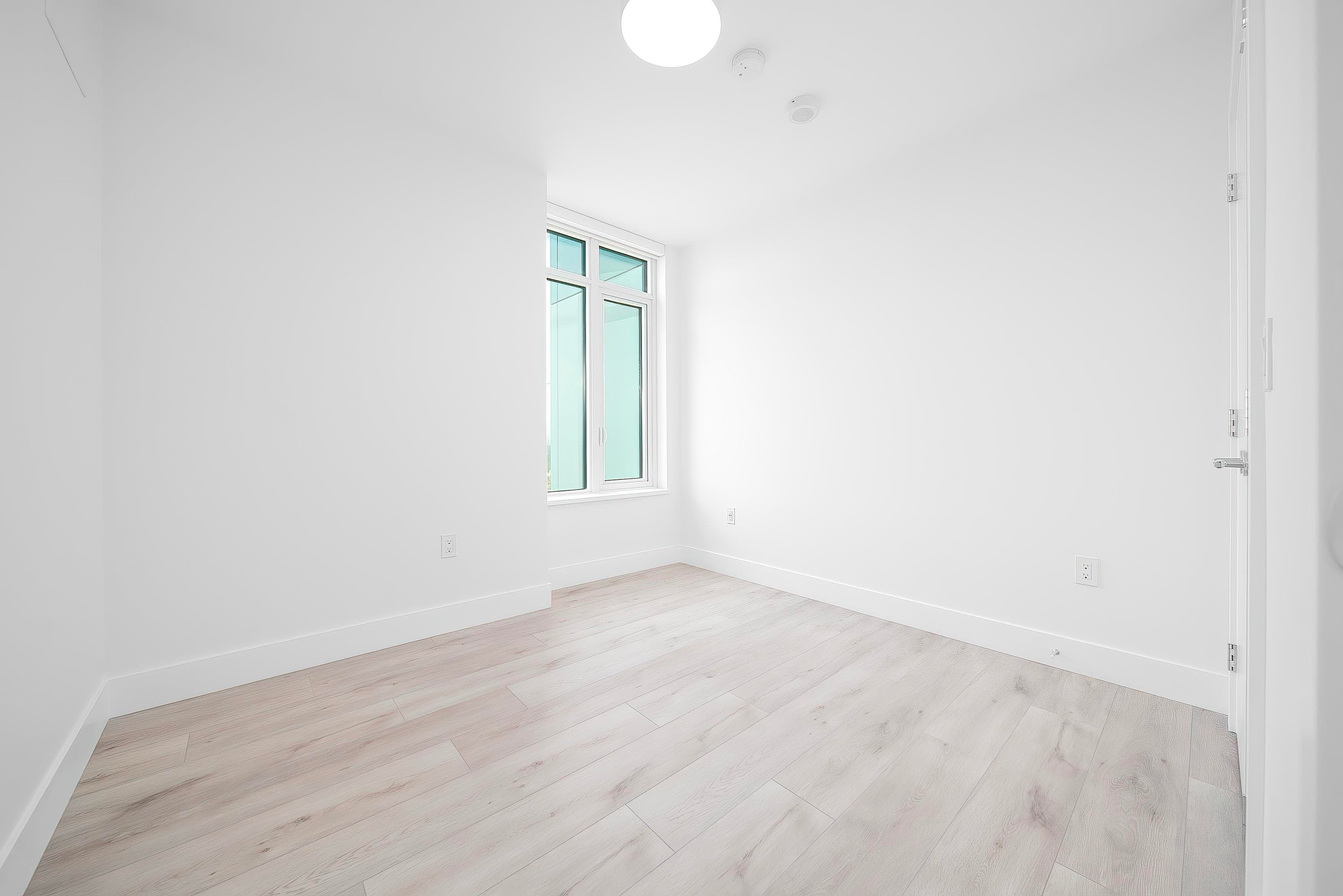 1705 - 10428 Whalley Boulevard, Surrey, V3T 1W6 — photo 3