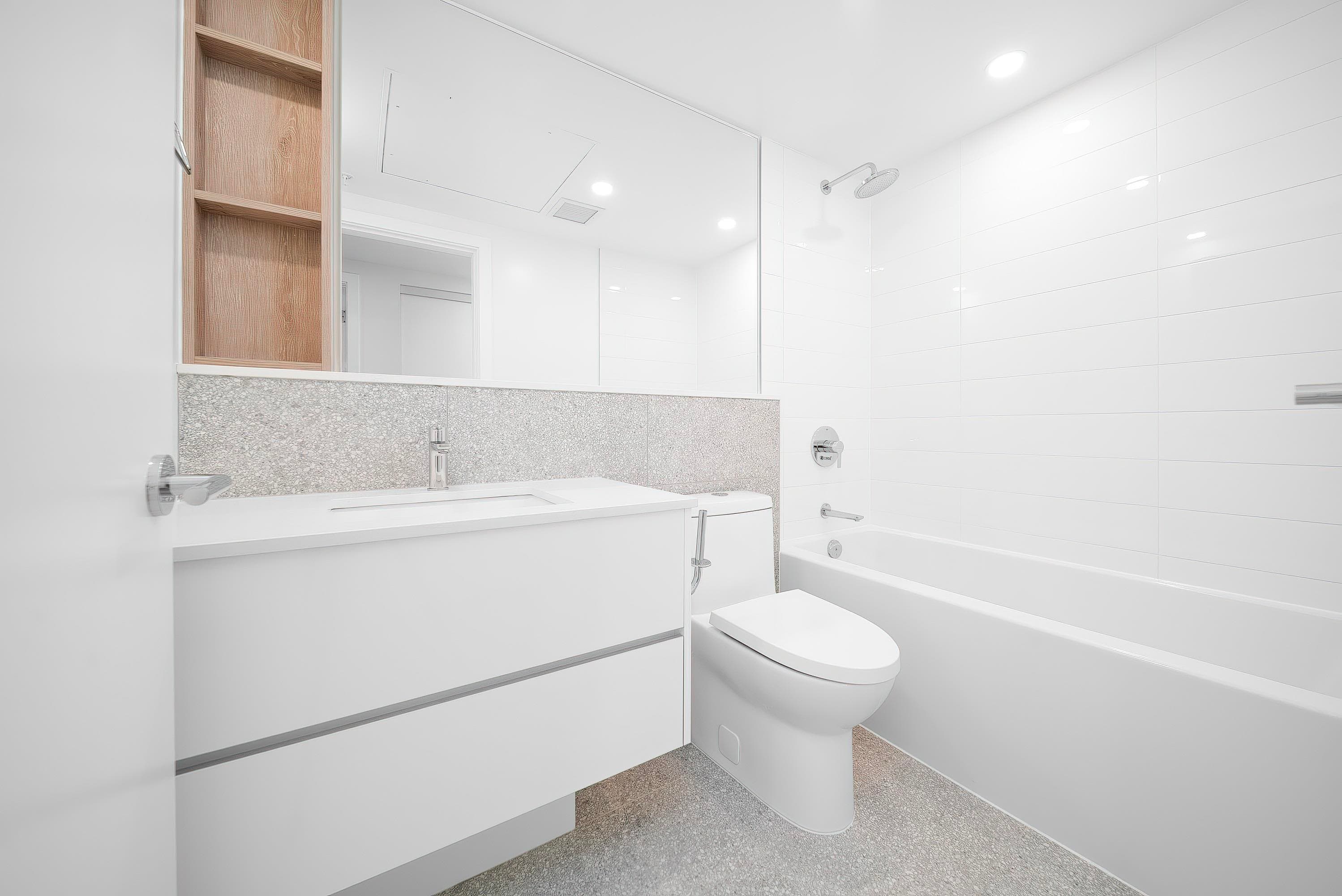 1705 - 10428 Whalley Boulevard, Surrey, V3T 1W6 — photo 5