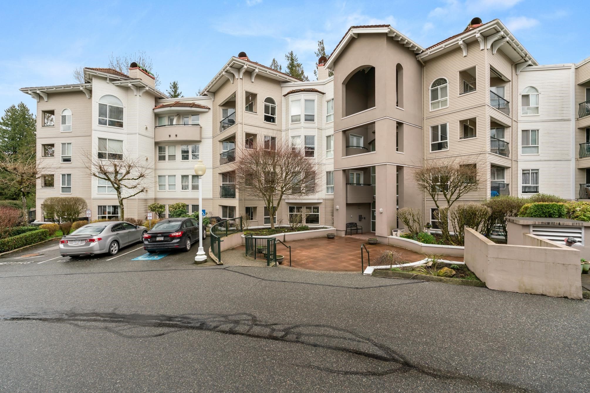 102 - 3176 Gladwin Road, Abbotsford, V2T 6R7 — photo 1