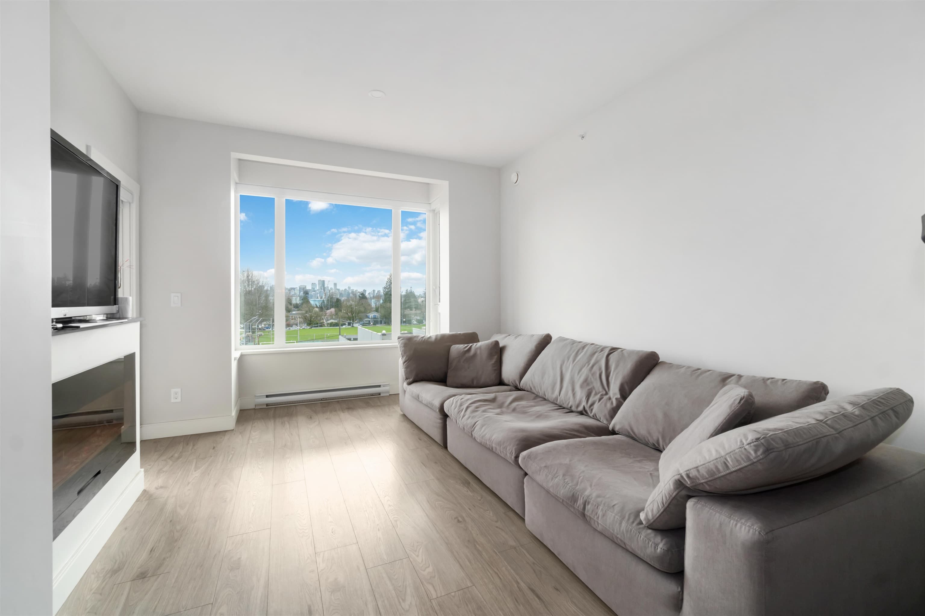 409 - 1633 Tatlow Avenue, North Vancouver, V7P 2Z8 — photo 5