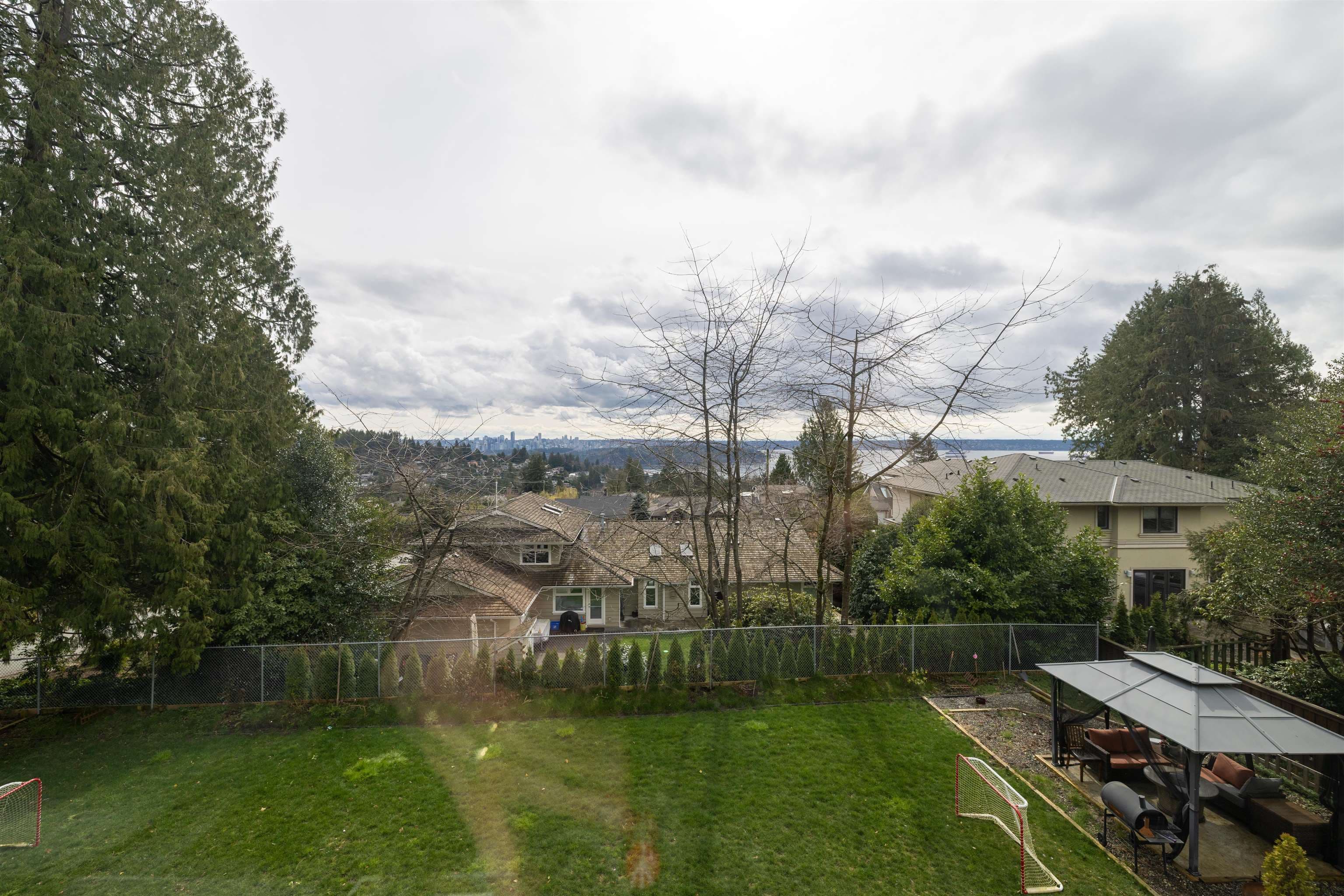 1935 11th Place, West Vancouver, V7S 2Y9 — photo 2