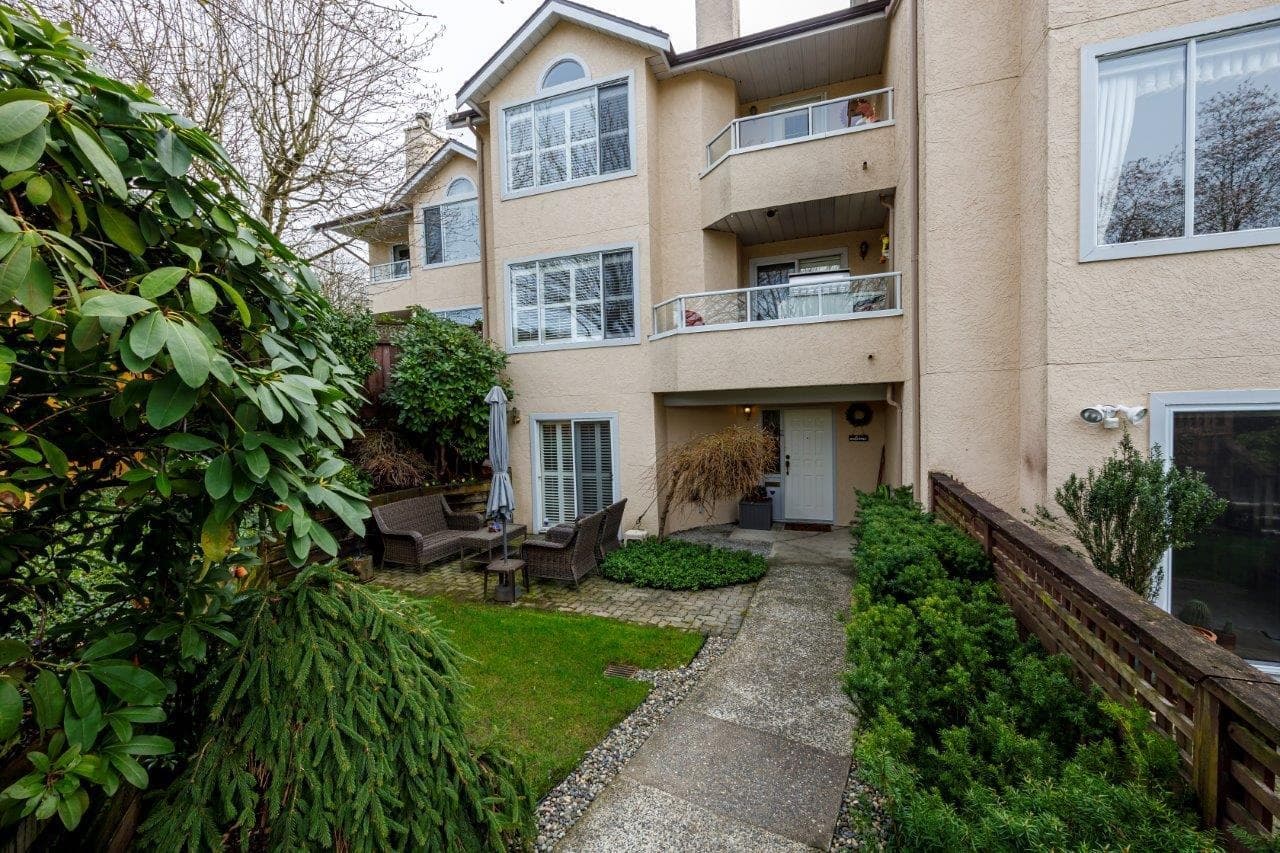 2 - 261 W 16th Street, North Vancouver, V7M 1T7 — photo 2