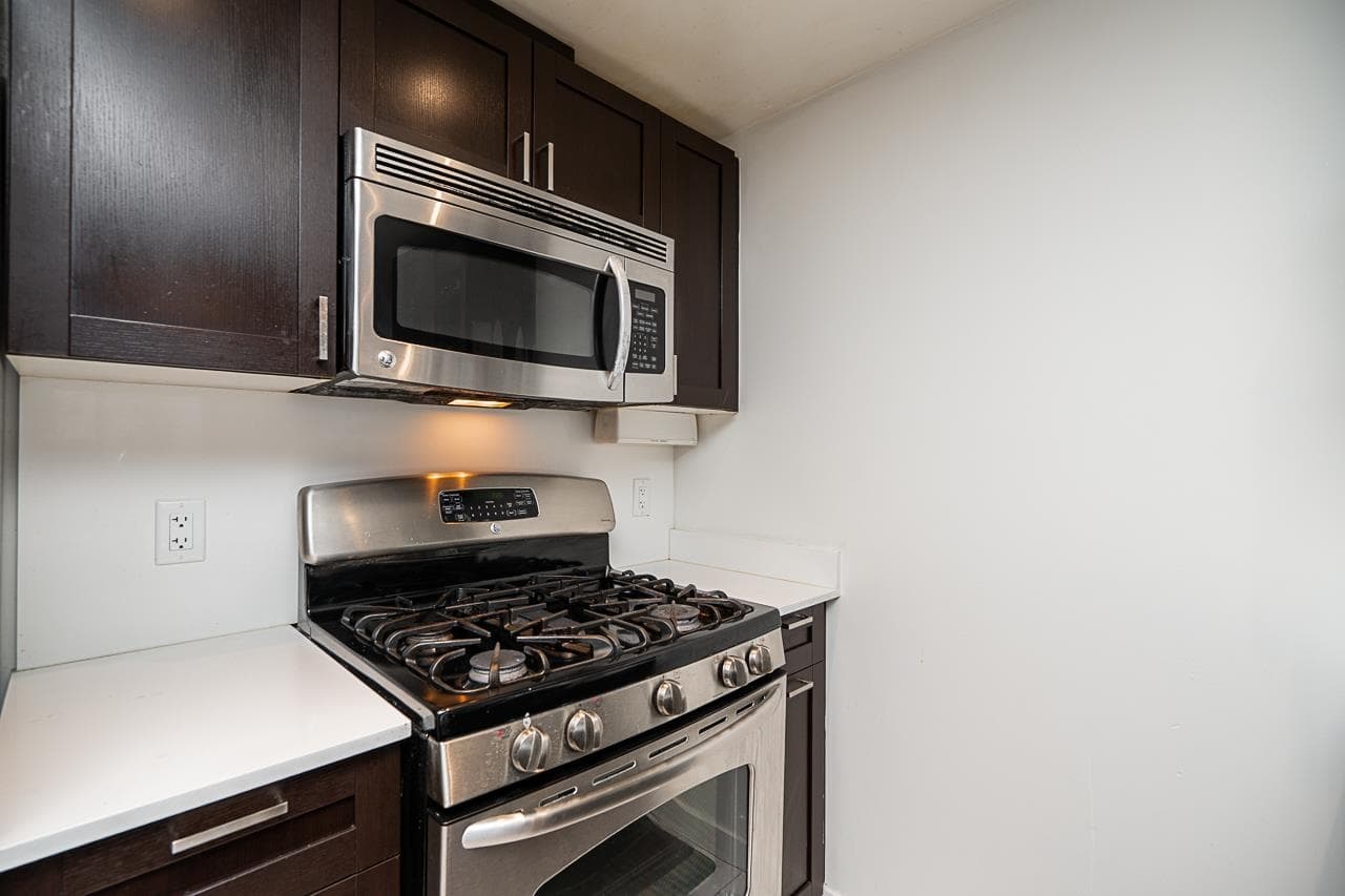 1706 - 4815 Eldorado Mews, Vancouver, V5R 0B2 — photo 5