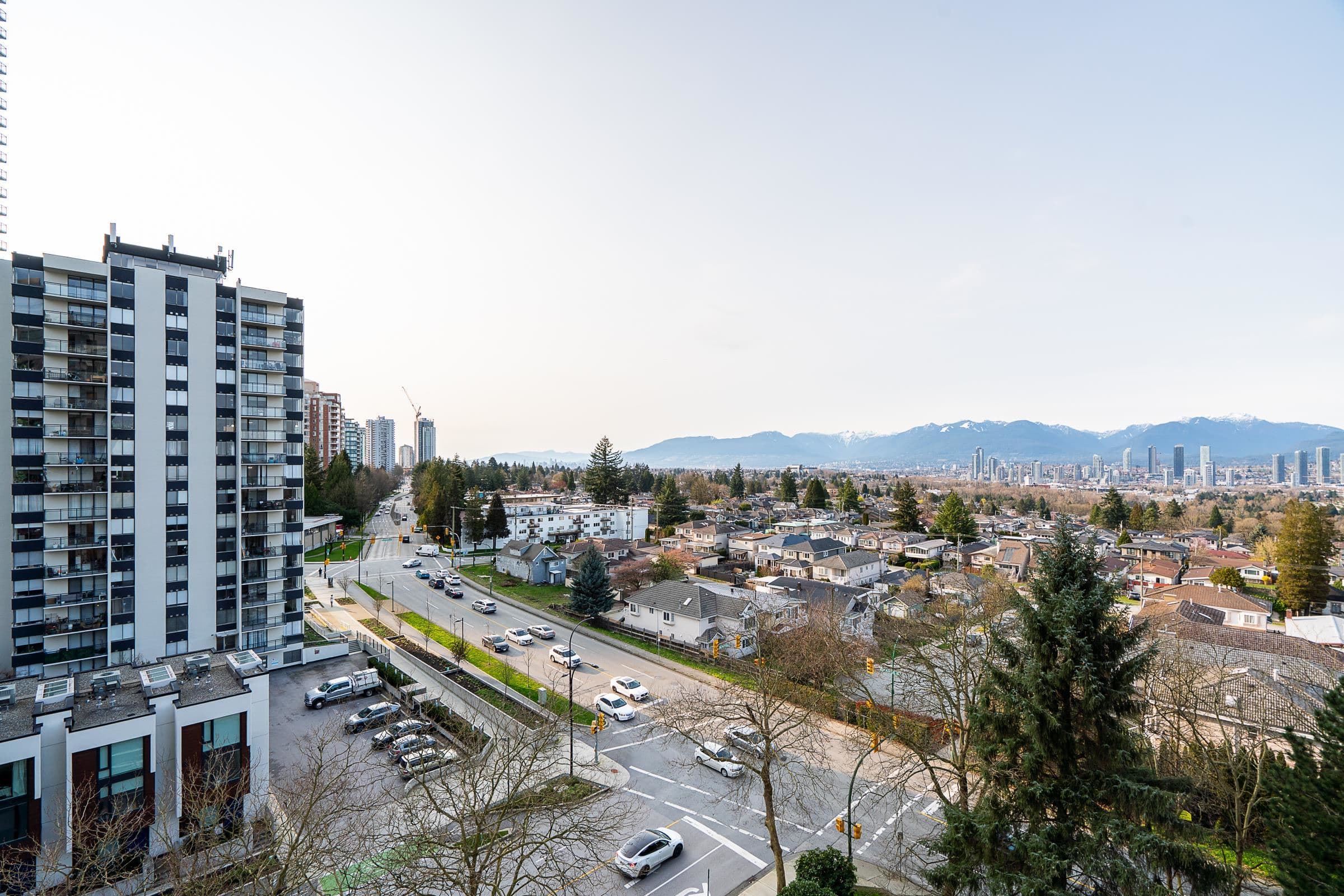 905 - 6070 Mcmurray Avenue, Burnaby, V5H 4J3 — photo 2