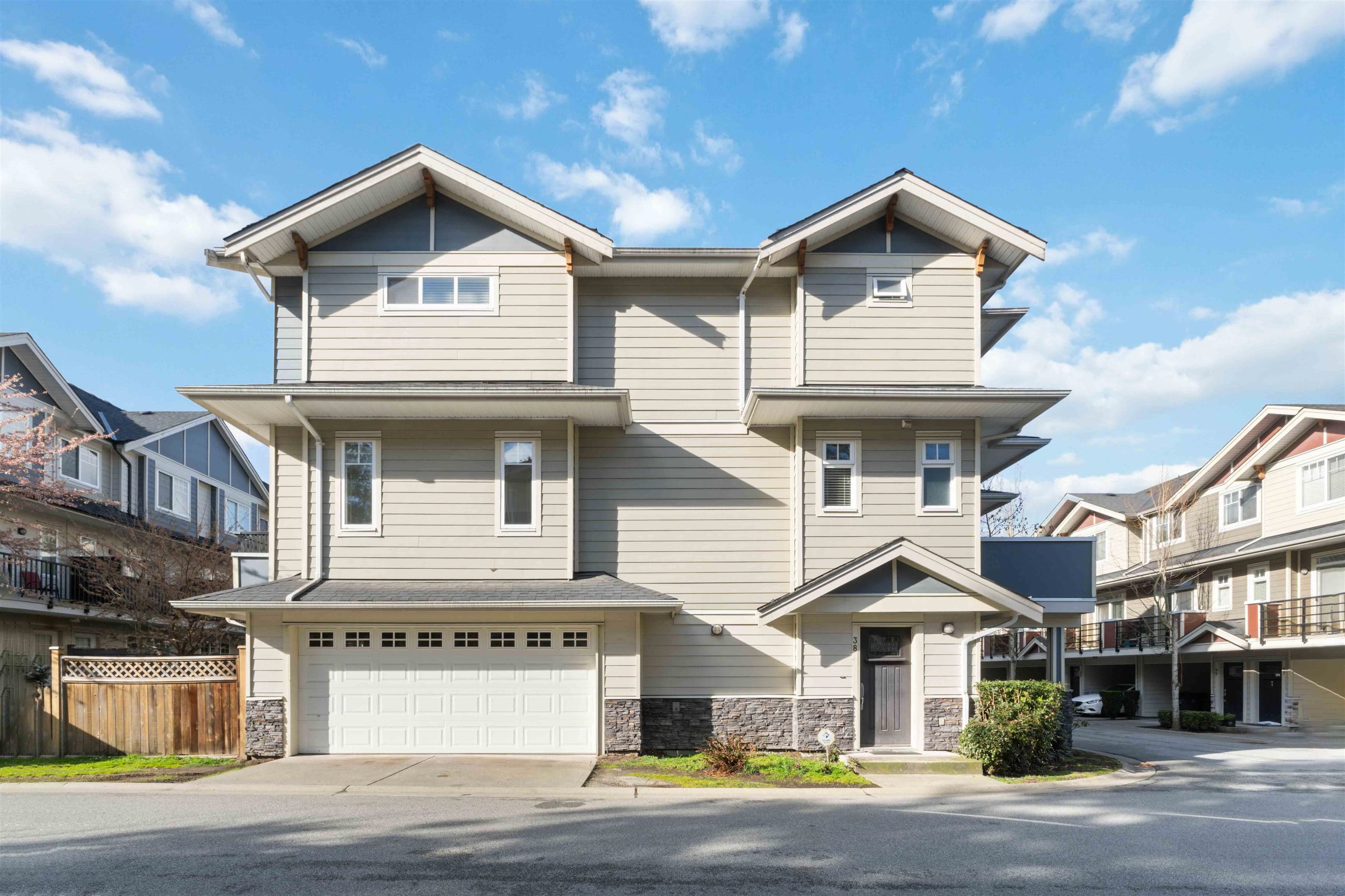 38 - 6383 140 Street, Surrey, V3W 0E9 — photo 1