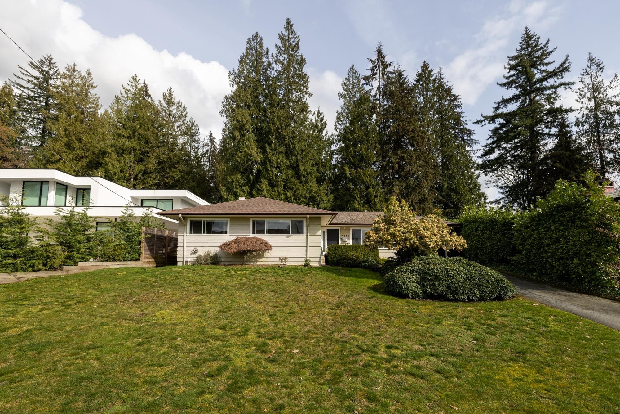 3950 Trenton Place, North Vancouver, V7R 3G5 — photo 1