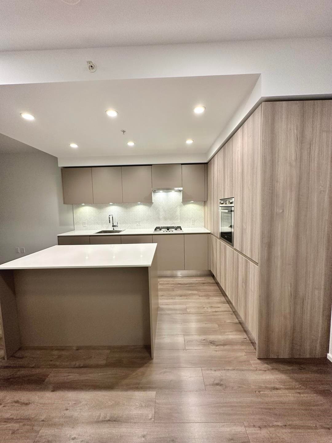 309 - 3833 Evergreen Place, Burnaby, V3J 0M2 — photo 2