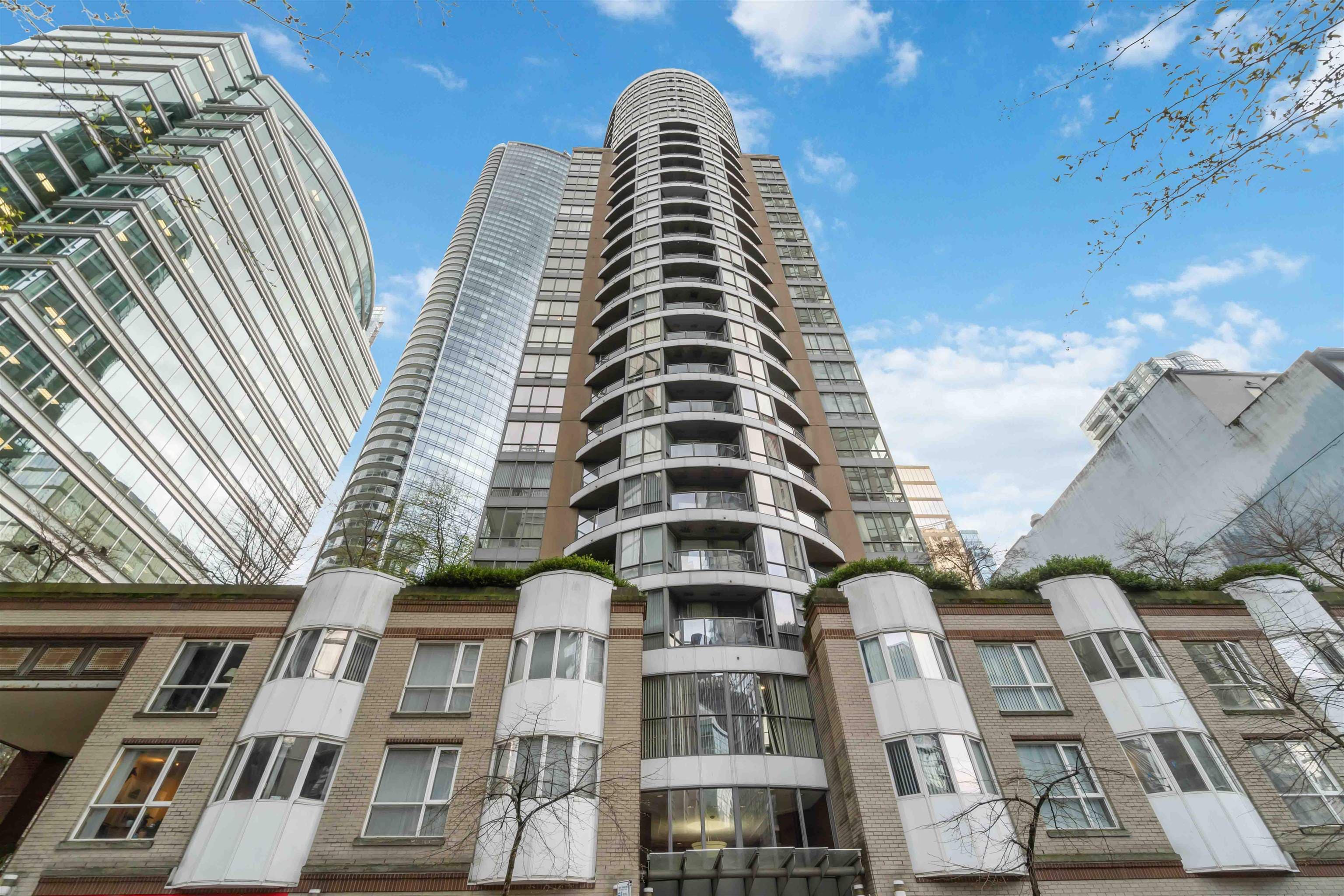 701 - 1166 Melville Street, Vancouver, V6E 4P5 — photo 1
