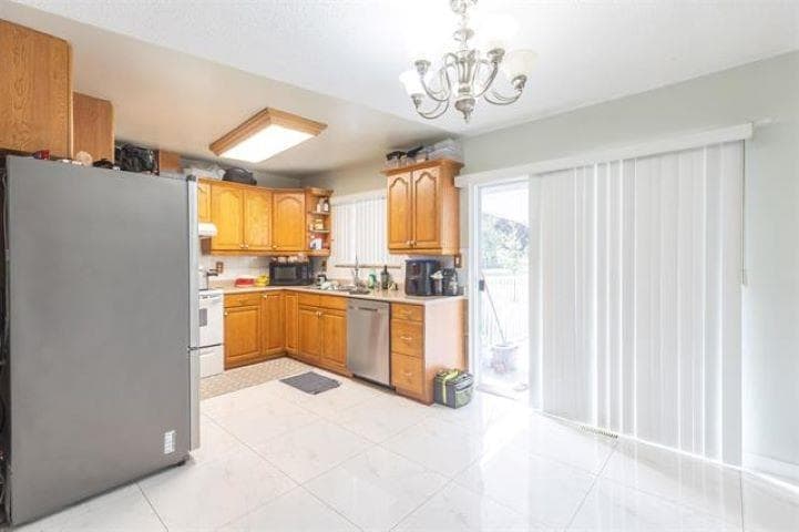 13325 66a Avenue, Surrey, V3W 7E4 — photo 5