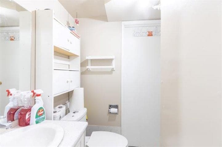 13325 66a Avenue, Surrey, V3W 7E4 — photo 4