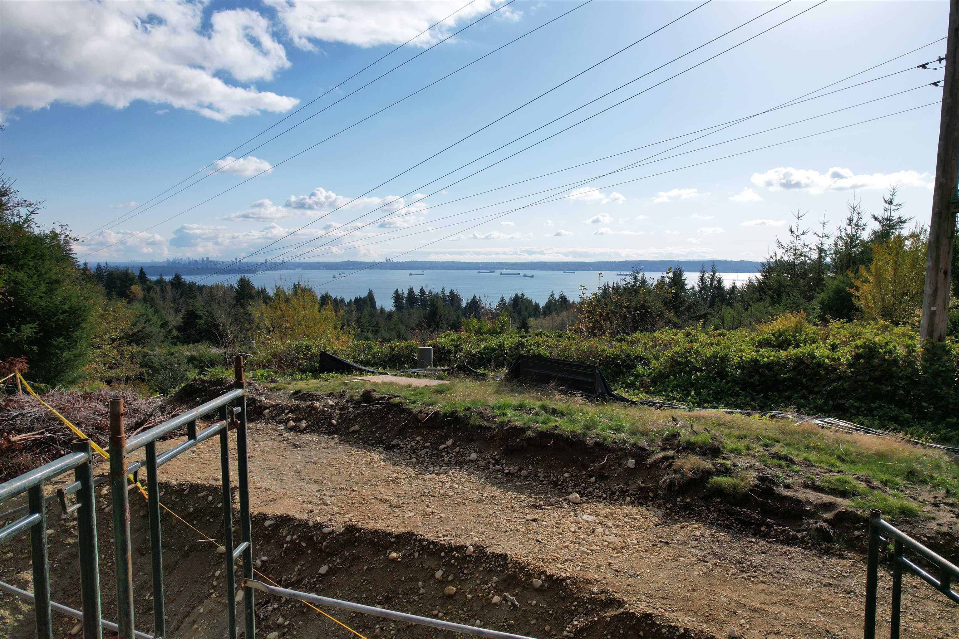 4412 Woodpark Road, West Vancouver, V7S 2W4 — photo 2