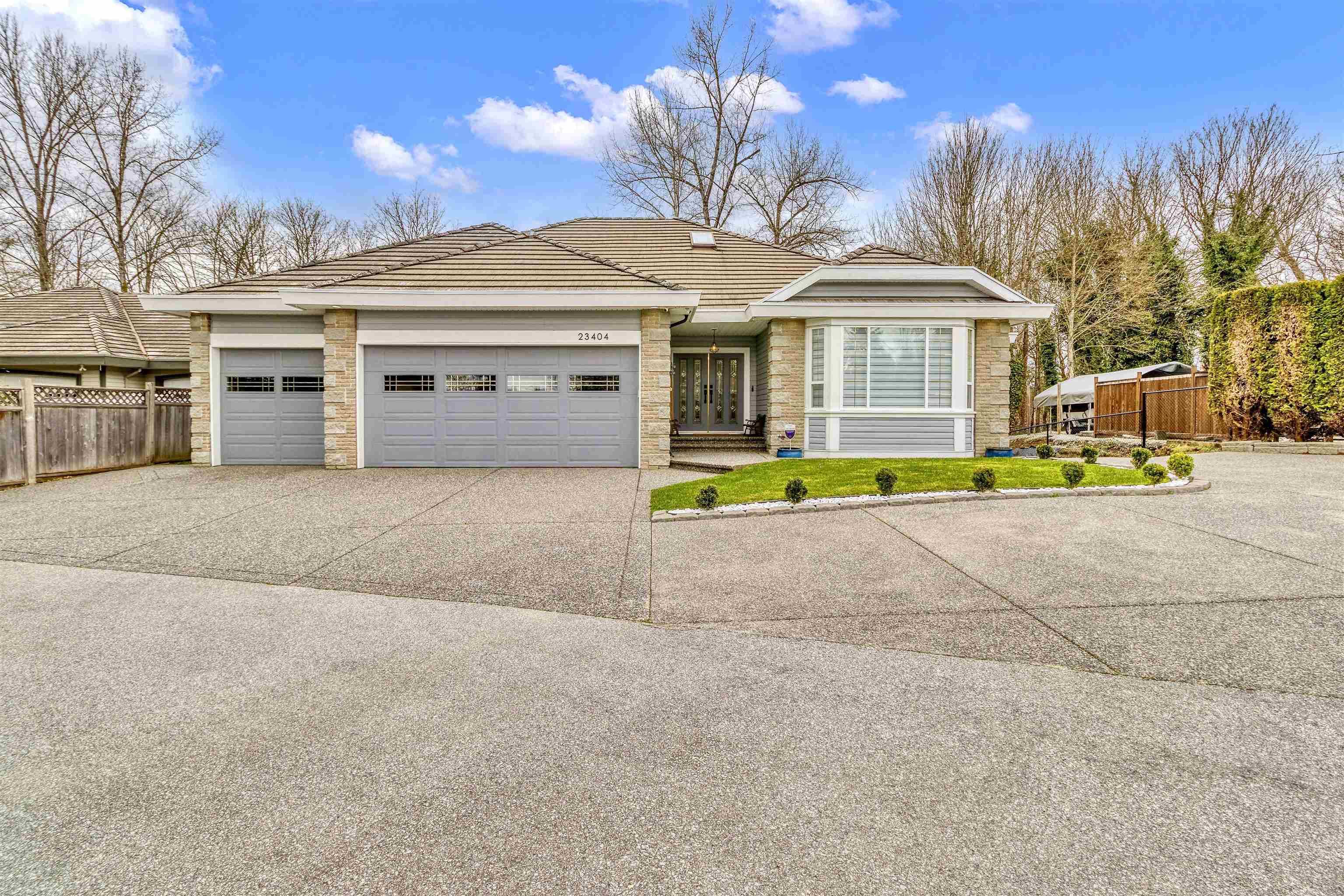 23404 Tamarack Lane, Maple Ridge, V2W 1A8 — photo 1