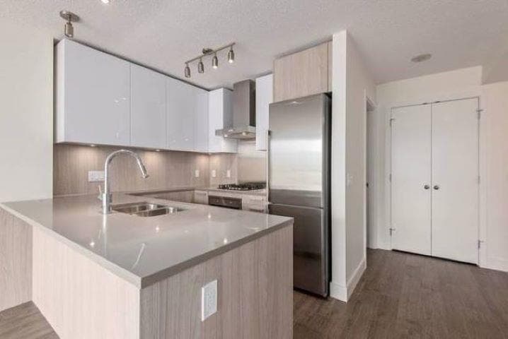 1801 - 3007 Glen Drive, Coquitlam, V3B 0L8 — photo 2