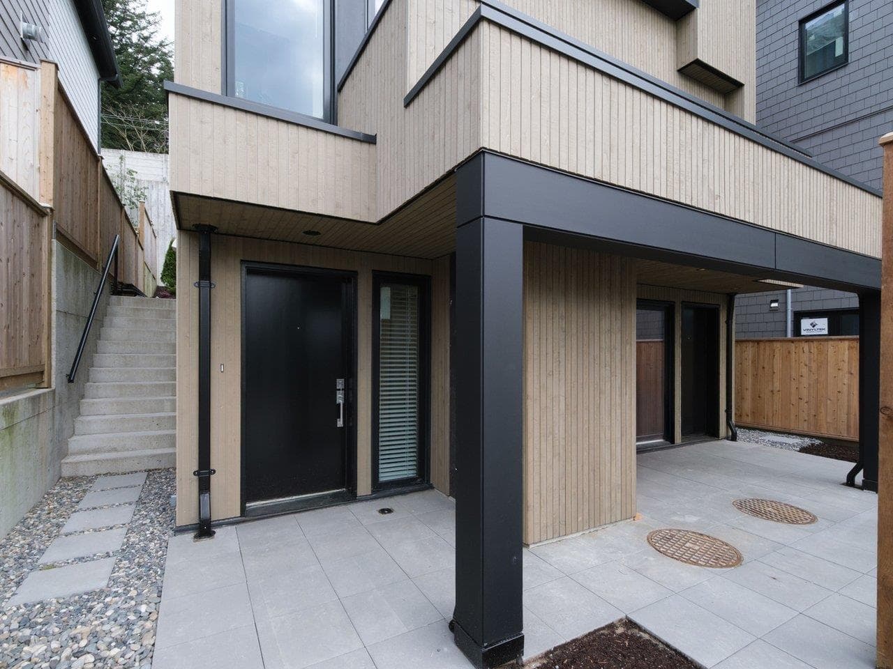 1119 E Keith Road, North Vancouver, V7L 1X4 — photo 4