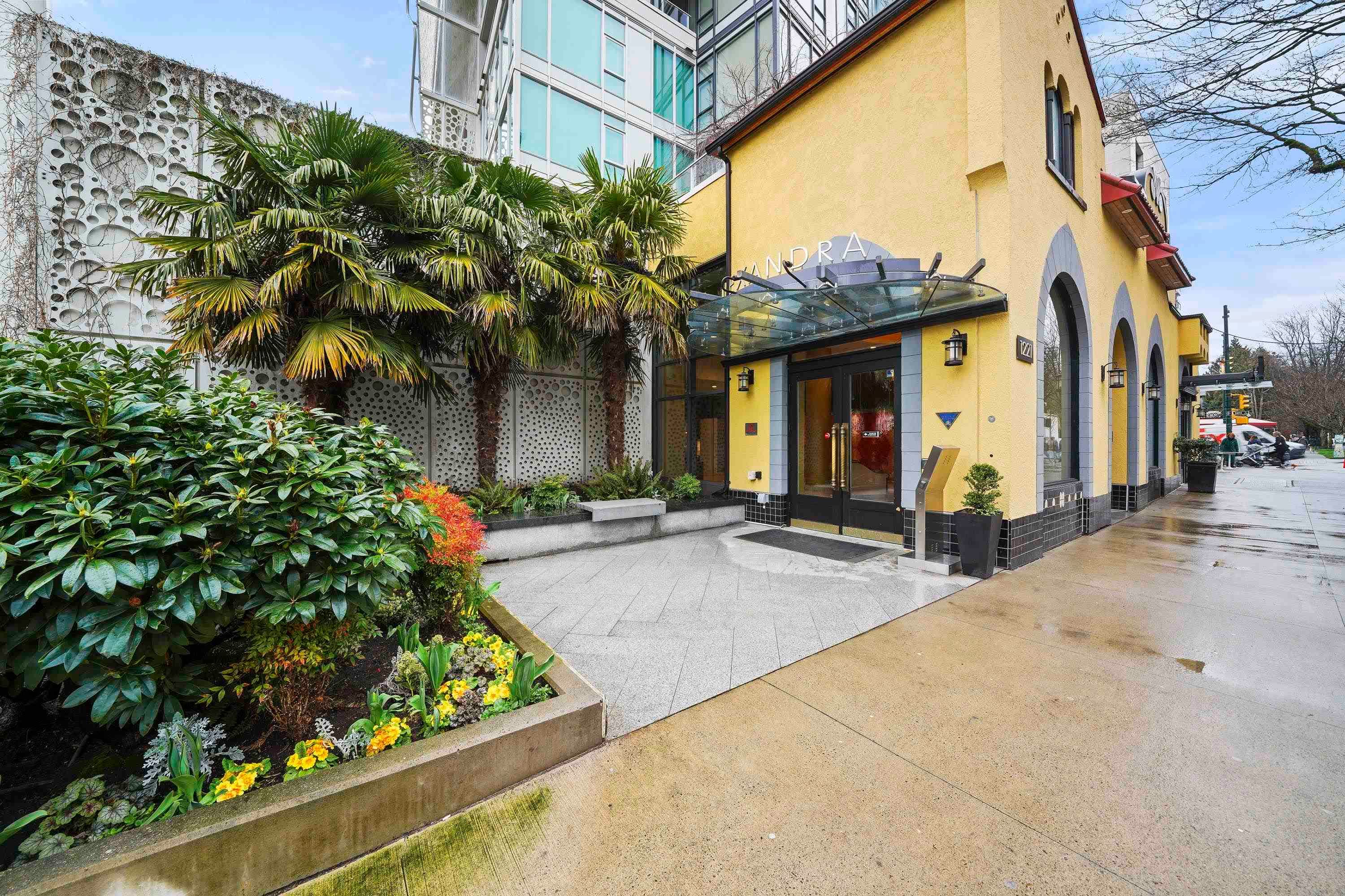 1902 - 1221 Bidwell Street, Vancouver, V6G 0B1 — photo 1