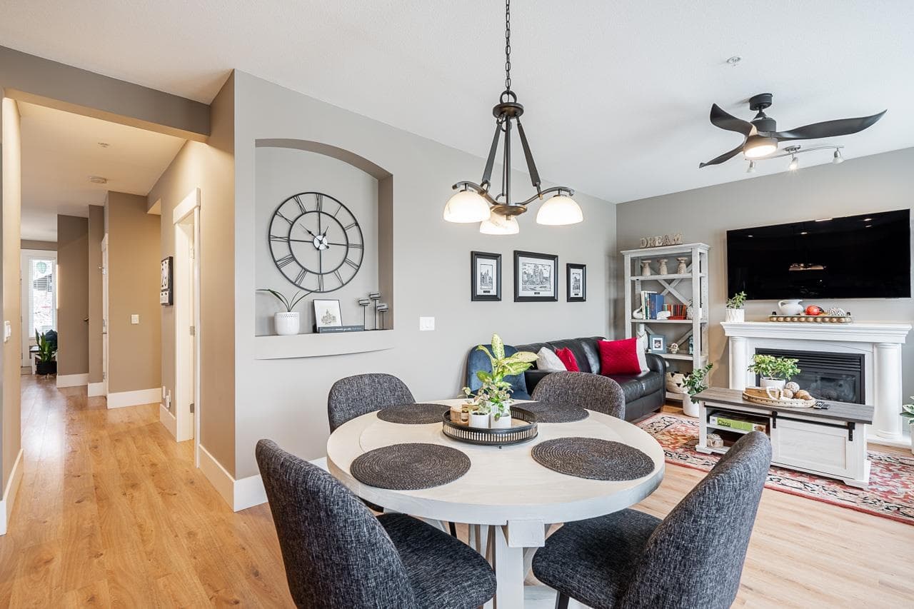 23382 Griffen Road, Maple Ridge, V2W 0B6 — photo 2