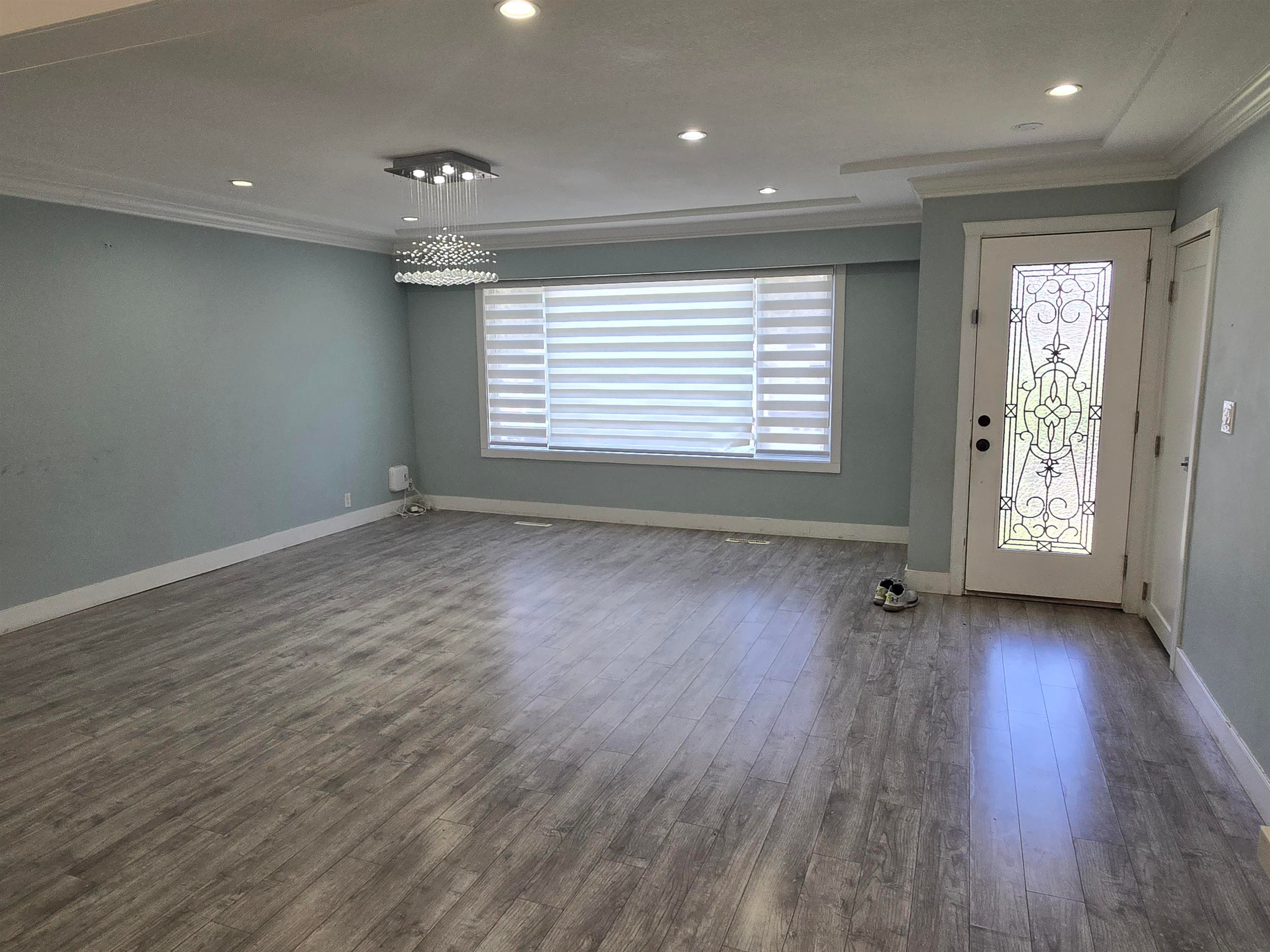 11352 Glen Avon Drive, Surrey, V3R 4Y5 — photo 3