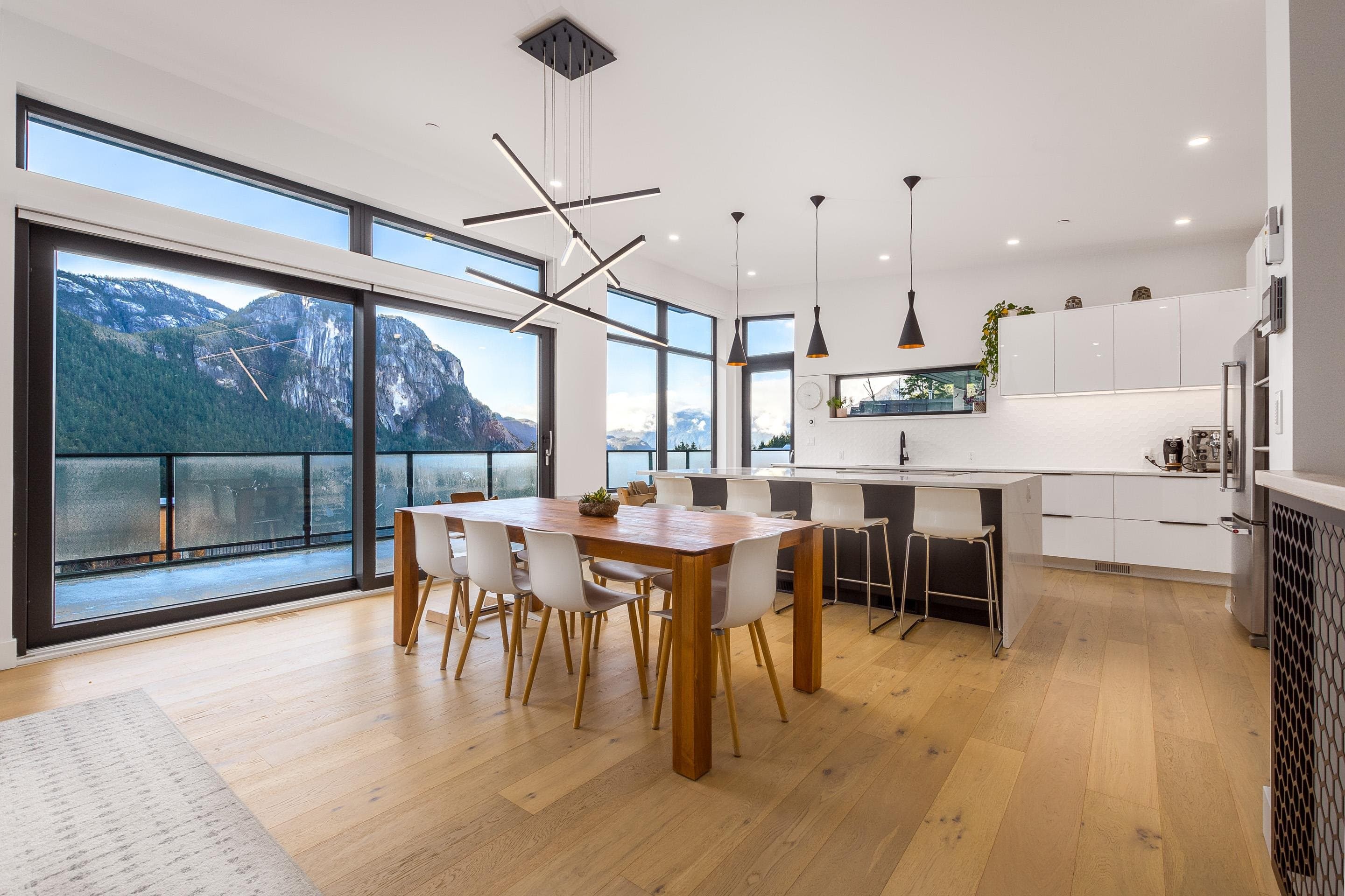 2193 Crumpit Woods Drive, Squamish, V8B 0T6 — photo 1