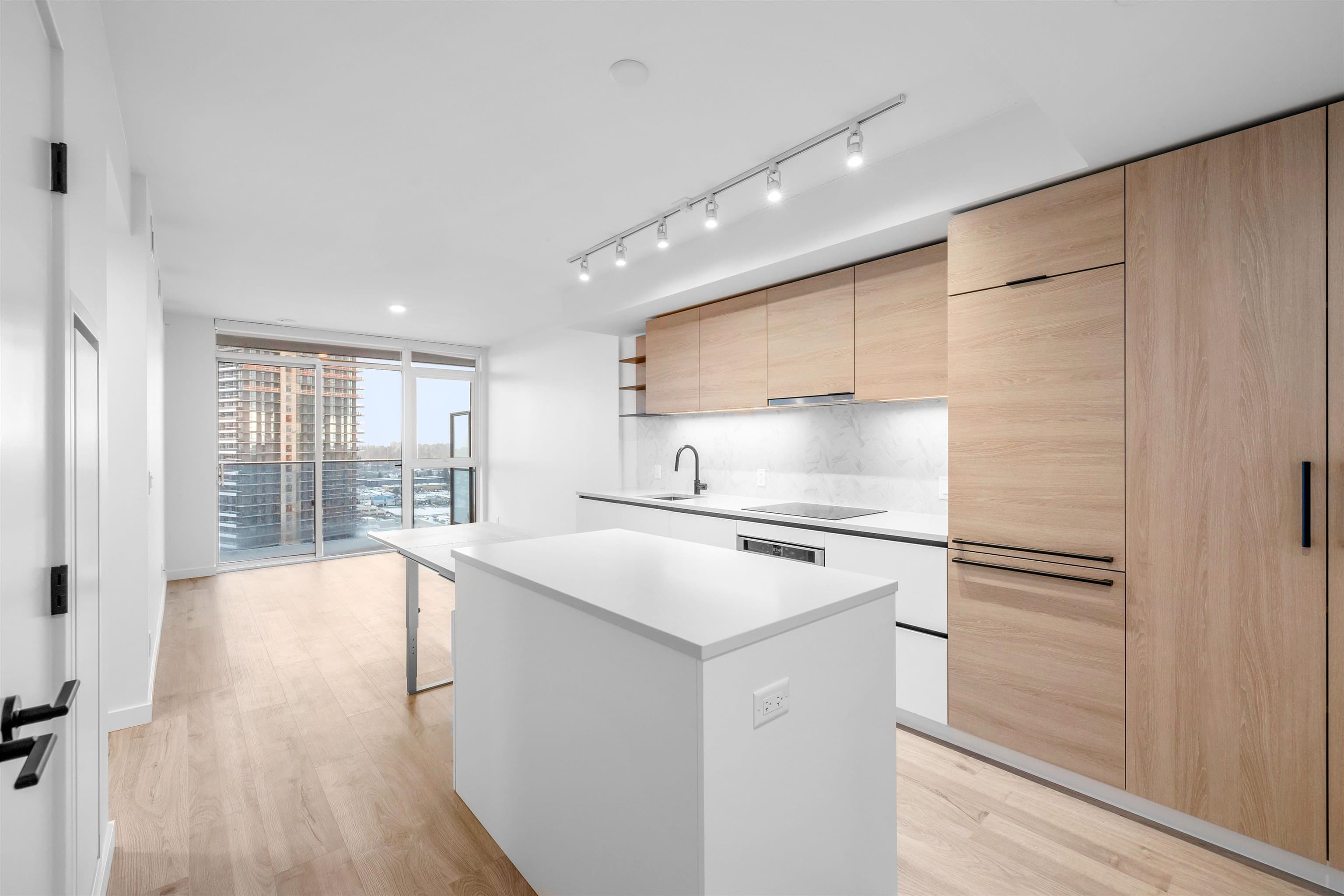 2606 - 10448 University Drive, Surrey, V3T 0S7 — photo 2