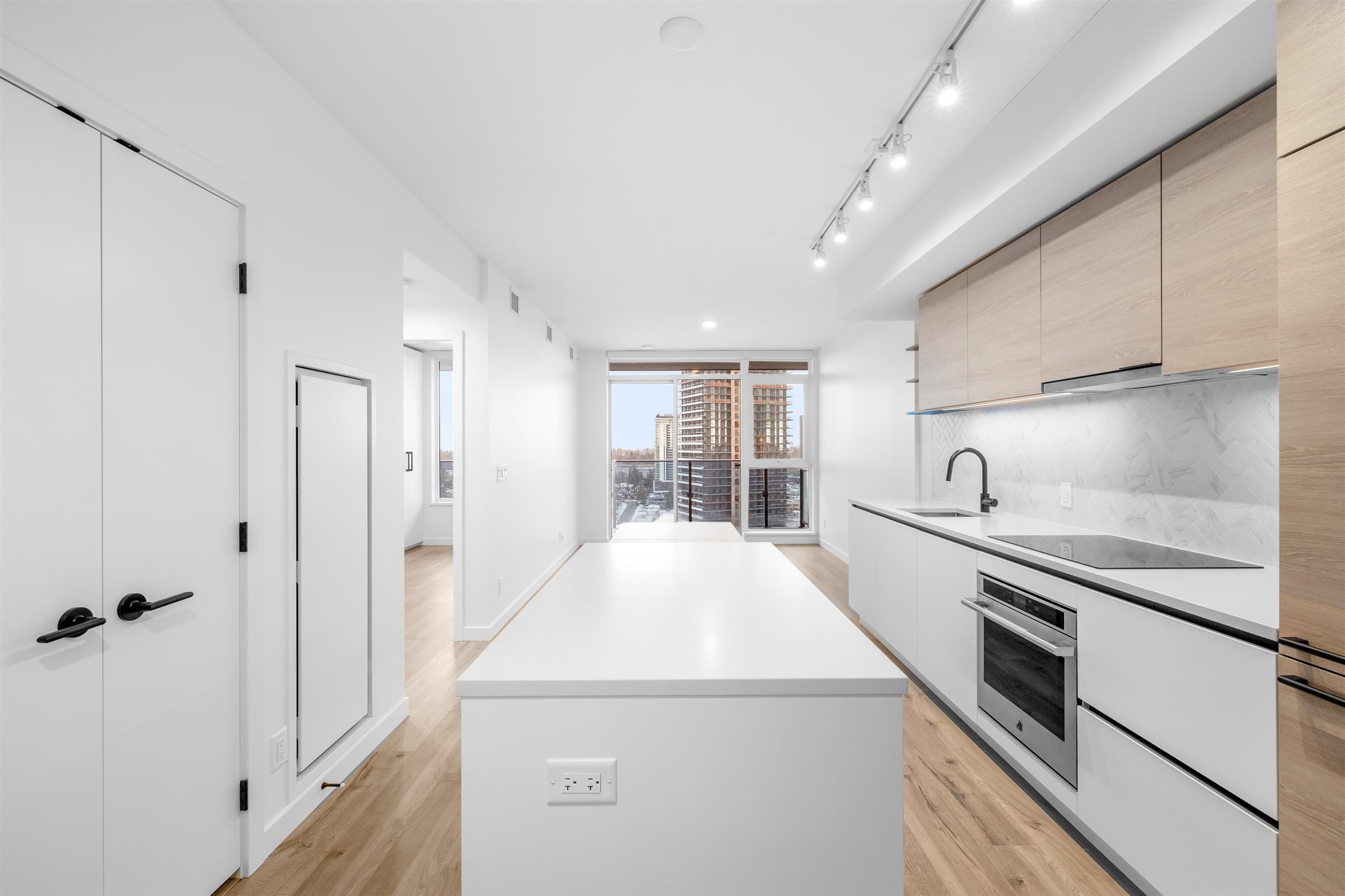2606 - 10448 University Drive, Surrey, V3T 0S7 — photo 3