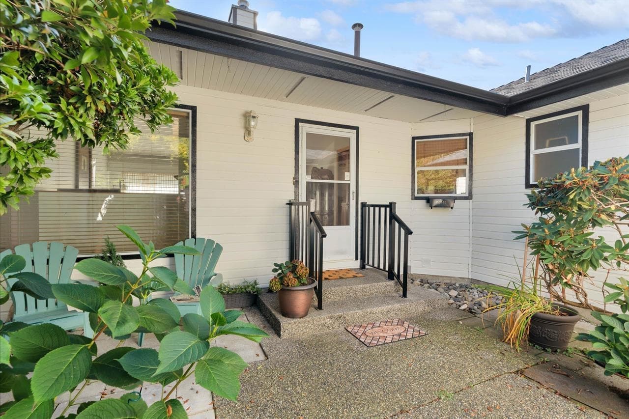 14098 20 Avenue, Surrey, V4A 8P8 — photo 3