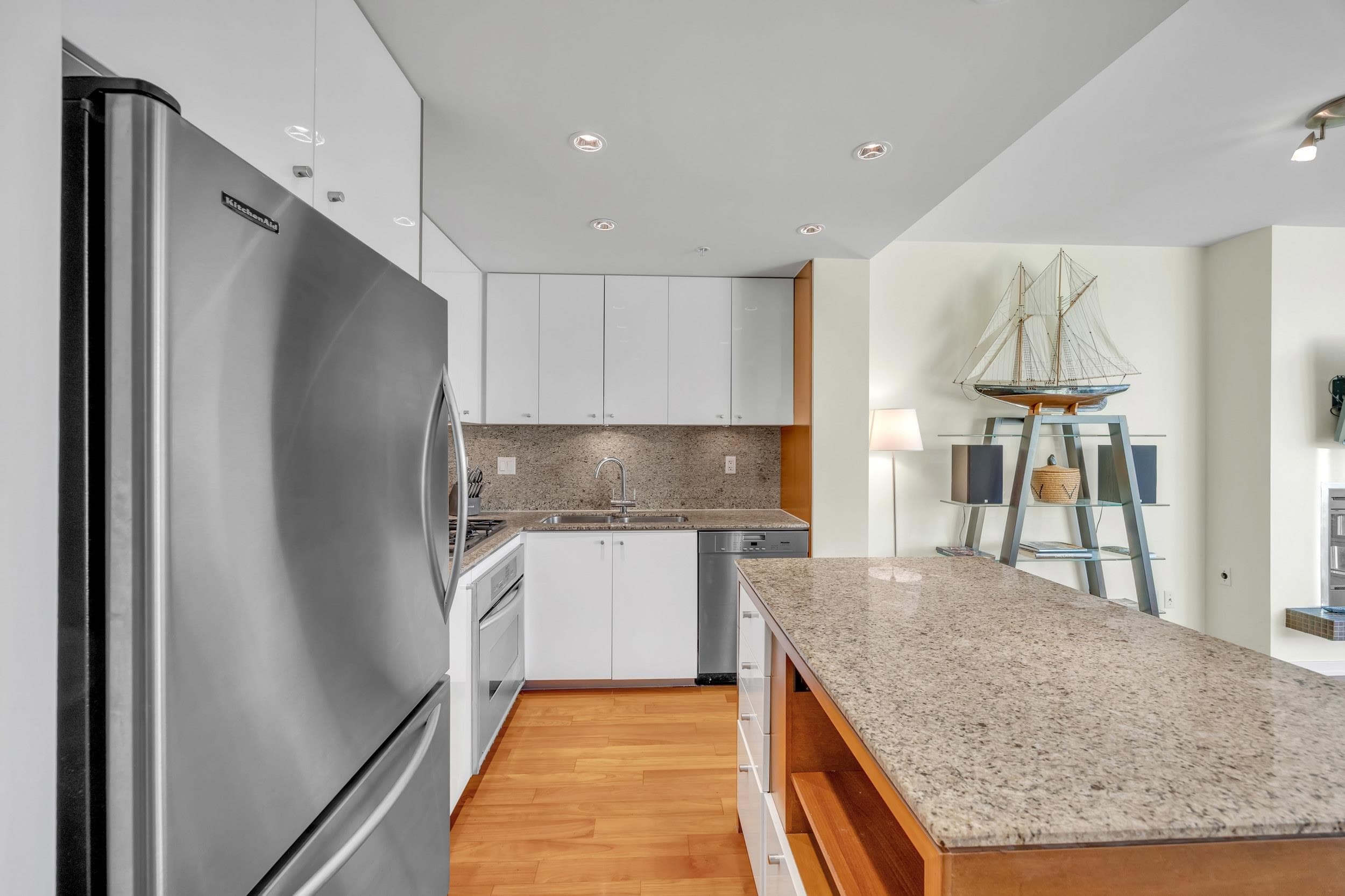 805 - 1005 Beach Avenue, Vancouver, V6E 3W2 — photo 5