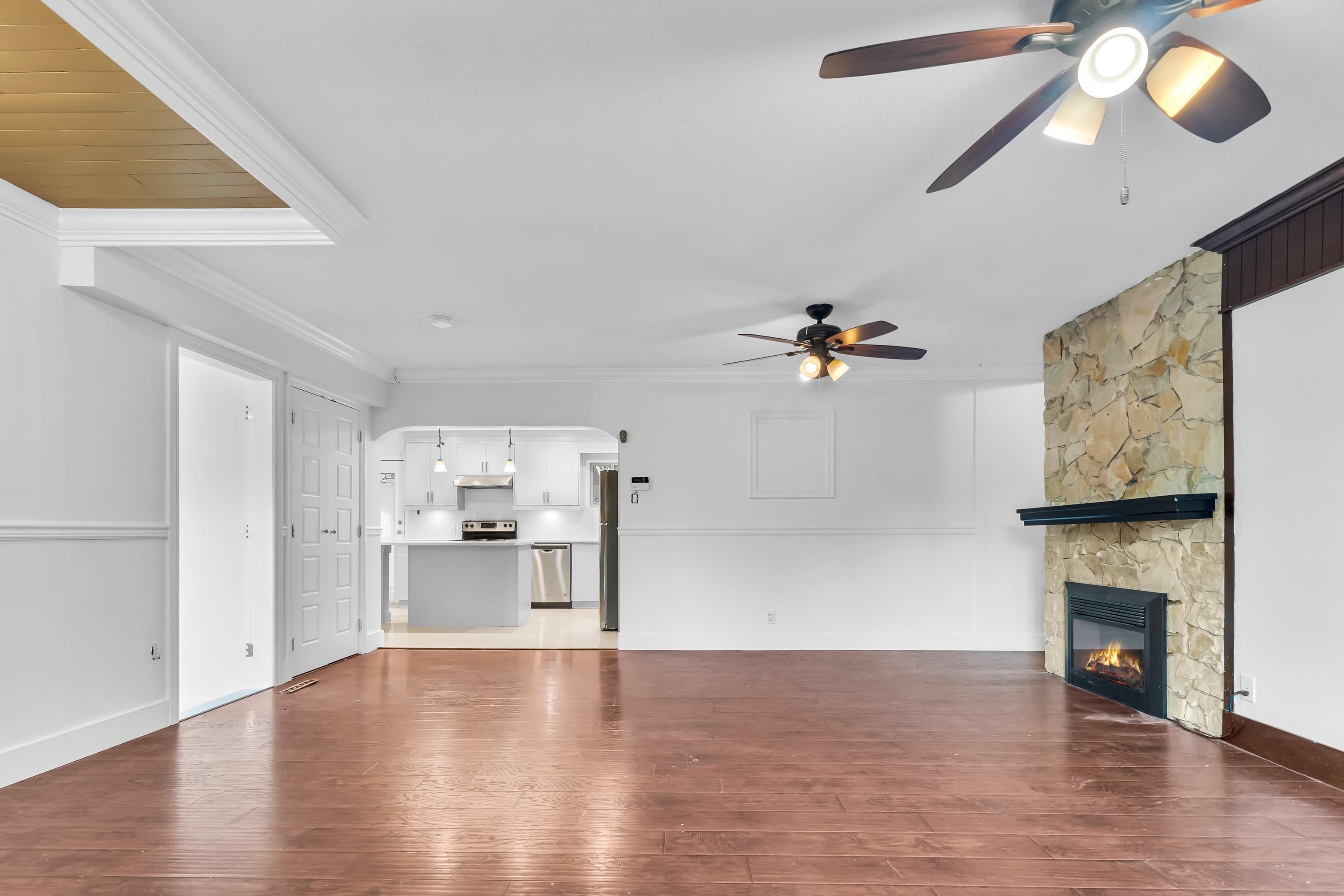 11565 96a Avenue, Surrey, V3V 1Z9 — photo 4