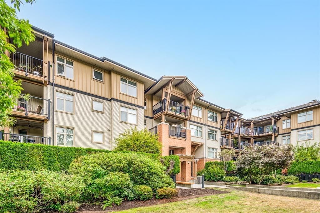 302 - 300 Klahanie Drive, Port Moody, V3H 5K8 — photo 2