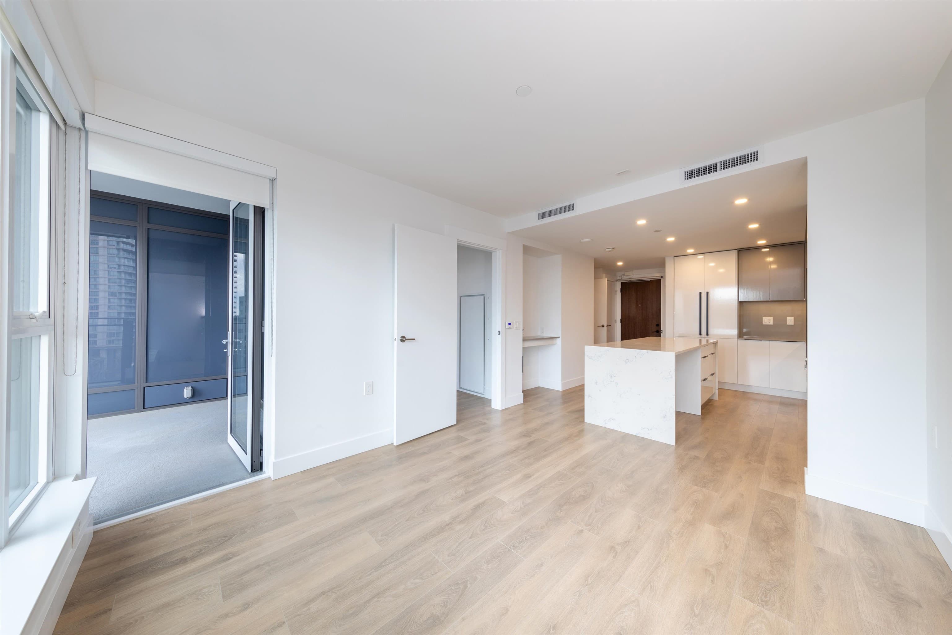 603 - 4711 Hazel Street, Burnaby, V5H 0J9 — photo 2