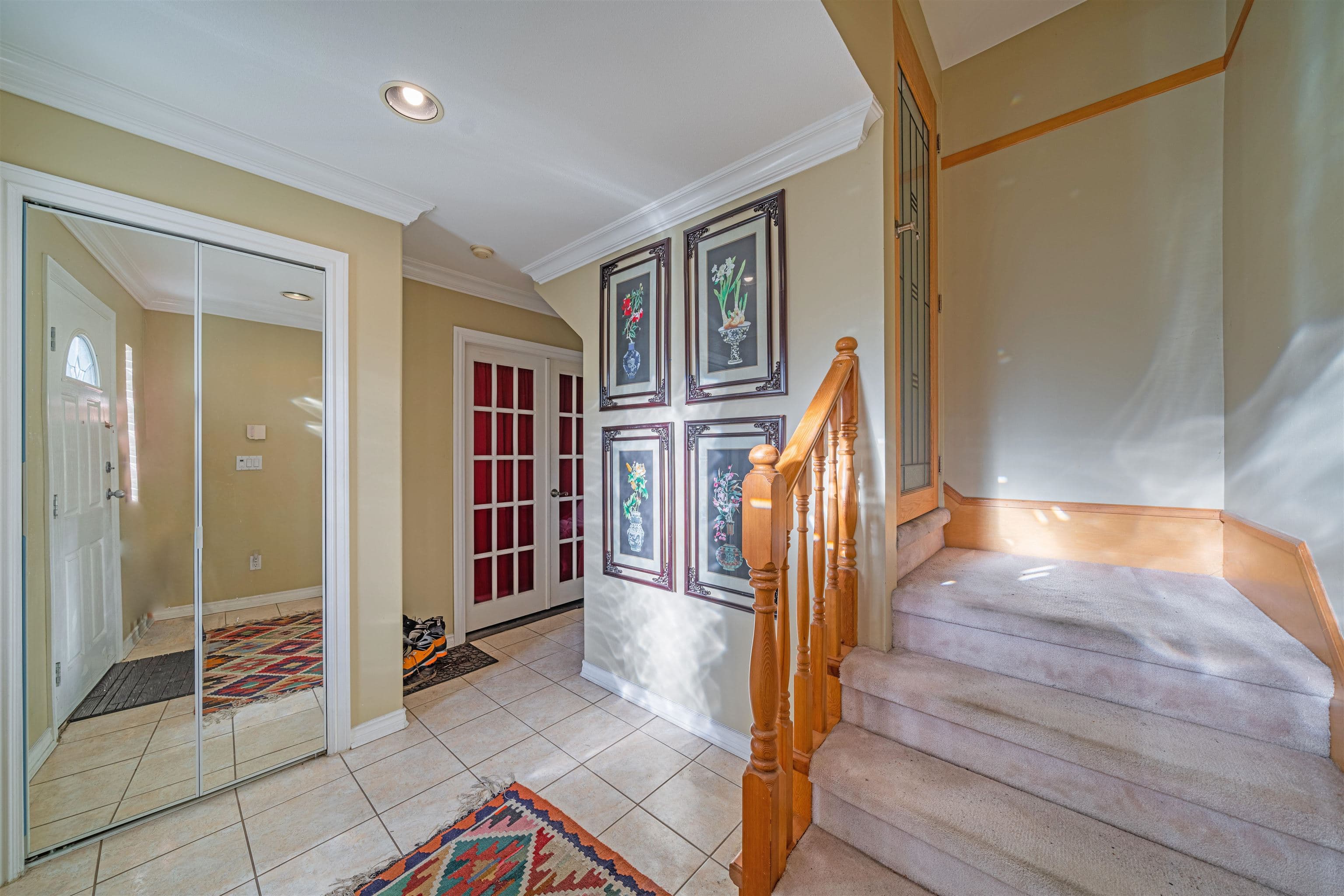 2052 Westview Drive, North Vancouver, V7M 3B2 — photo 2